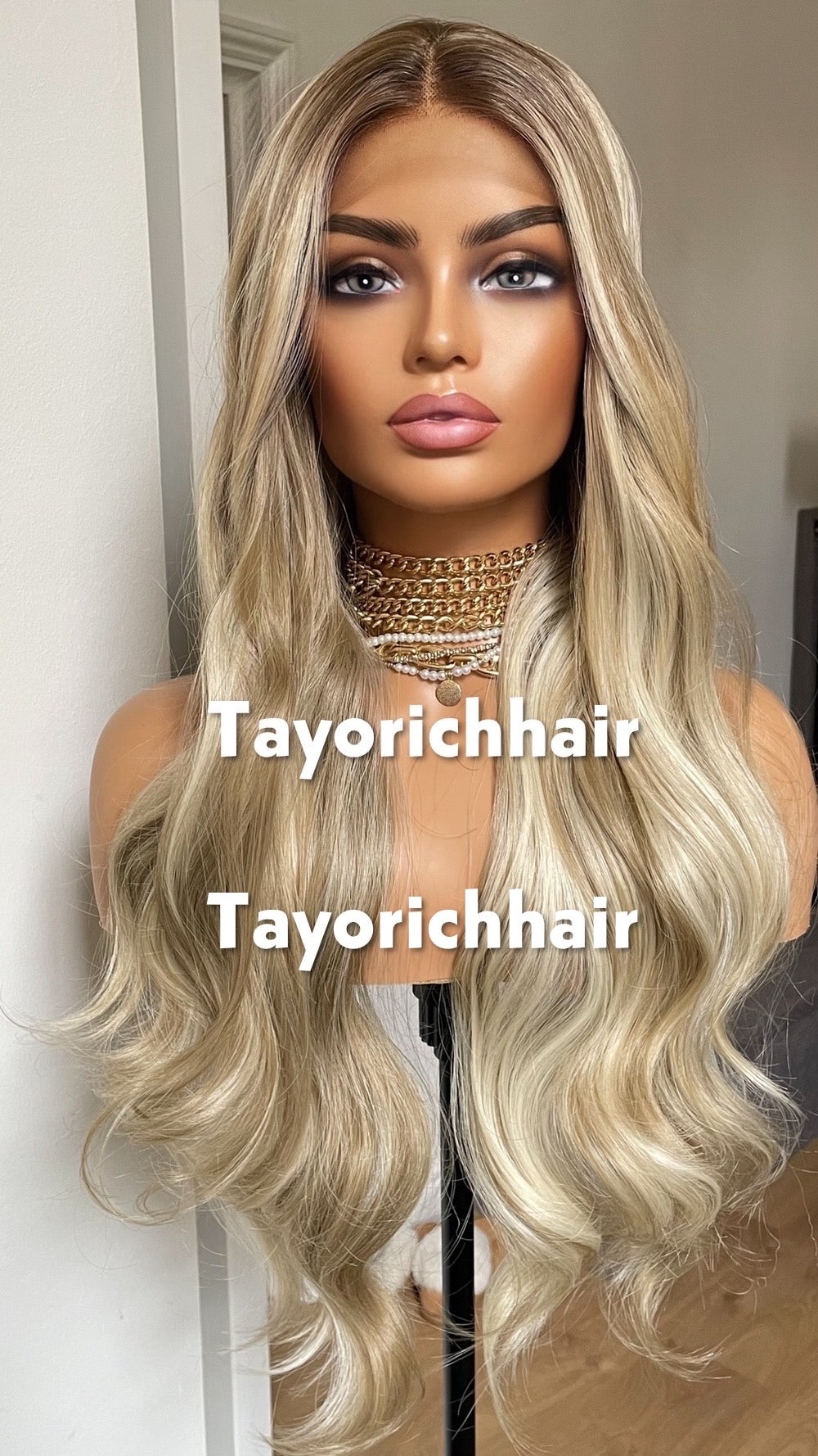 Sandy Creamy Vanilla Blonde Mix Lace Front Wig: Dark Roots, 24" Bouncy Waves