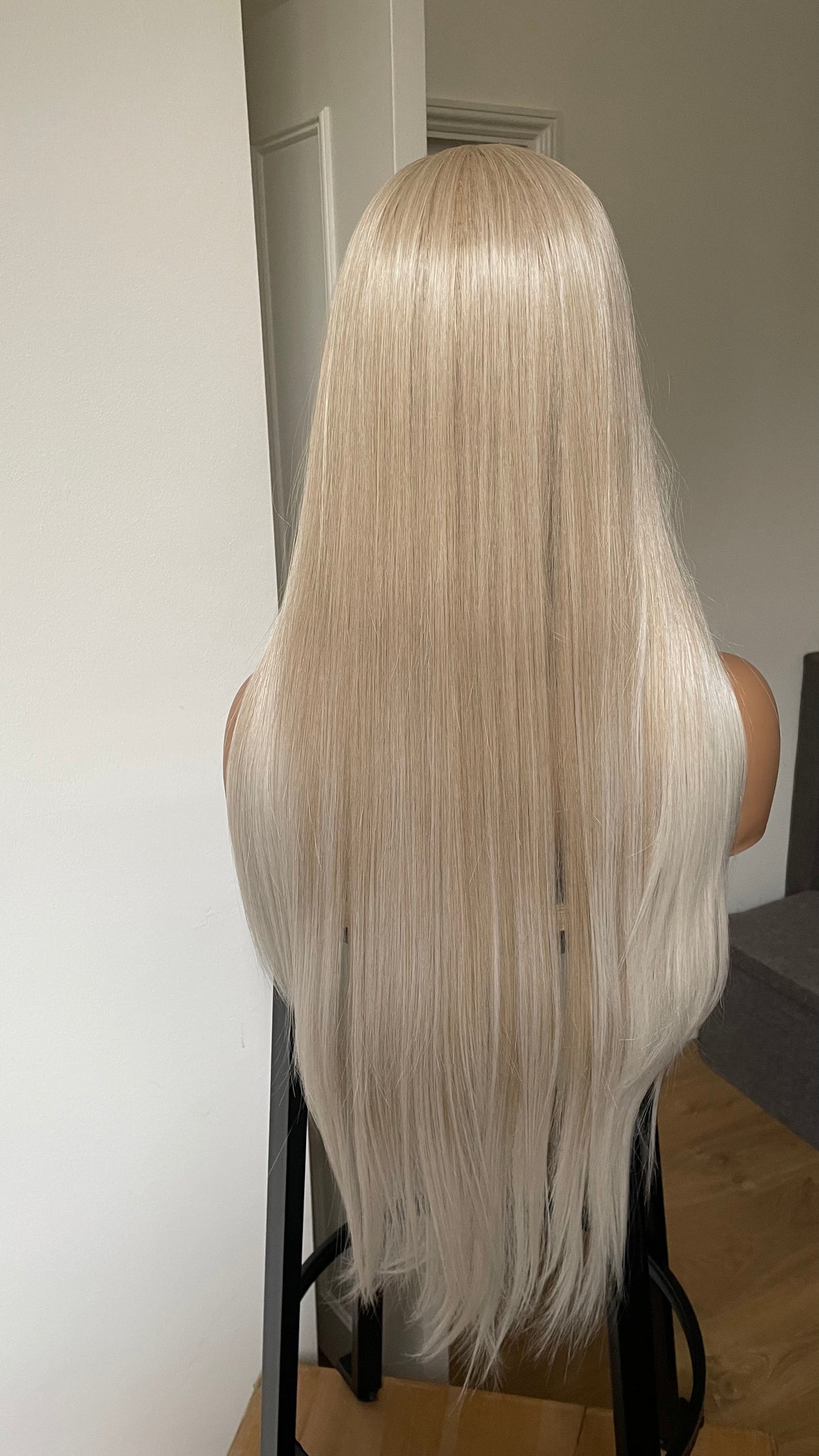 Pearl Blonde Wig With Money Piece 24 Inches Straight Blonde Wig