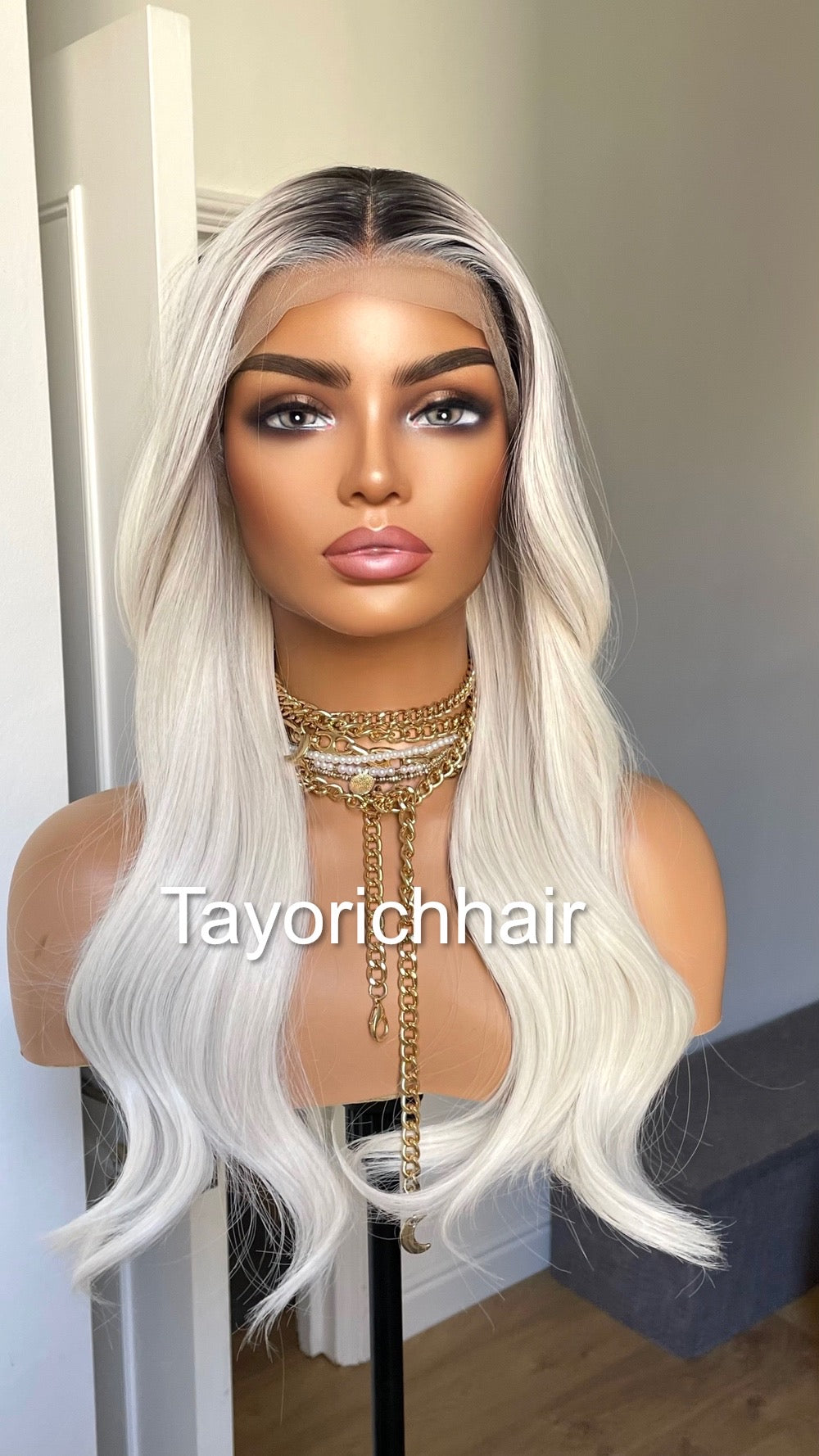 Ombre Wavy White Blonde Lace Front Wig Witg Black Roots/ Heat Safe Synthetic Wig With 13x4 Swiss Lace/ Pre plucked Realistic Hair Line Wig