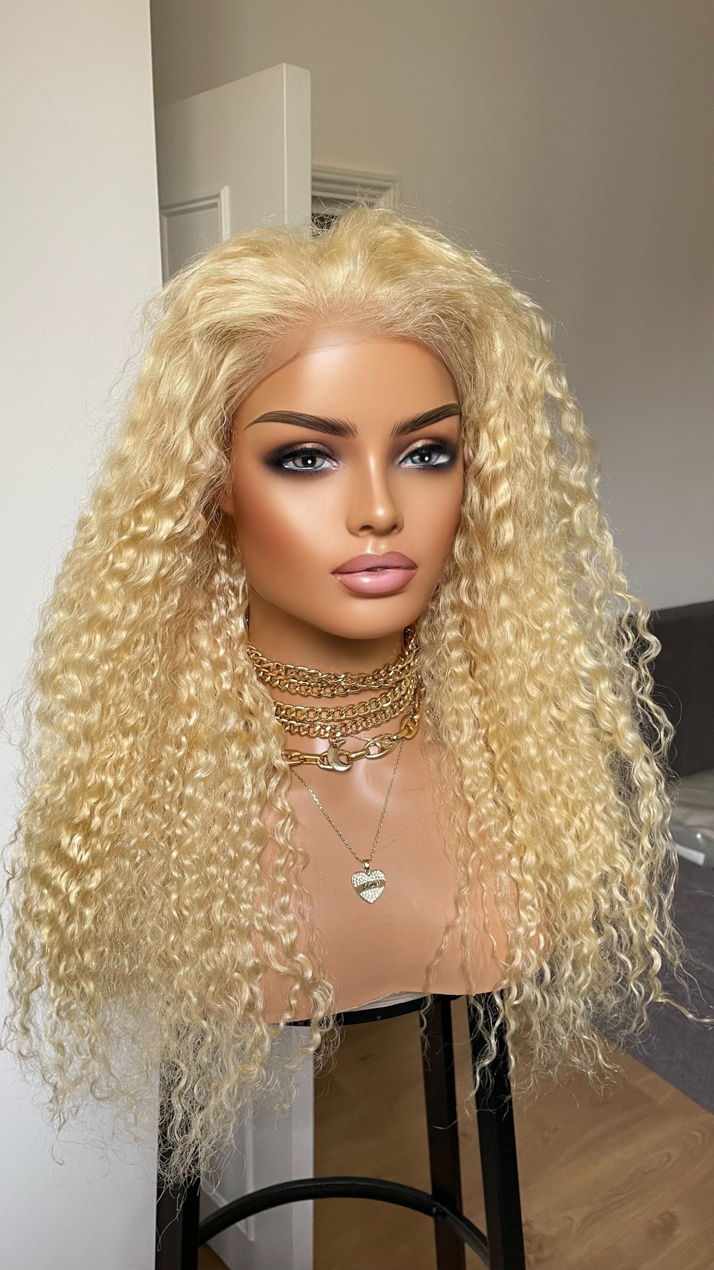 Curly Blonde Human Hair Lace Front Wig 13x4 HD Lace/Natural Curly Hair Wig For Women/ Beginner Friendly Wig For Alopecia Hairloss Daily Wear