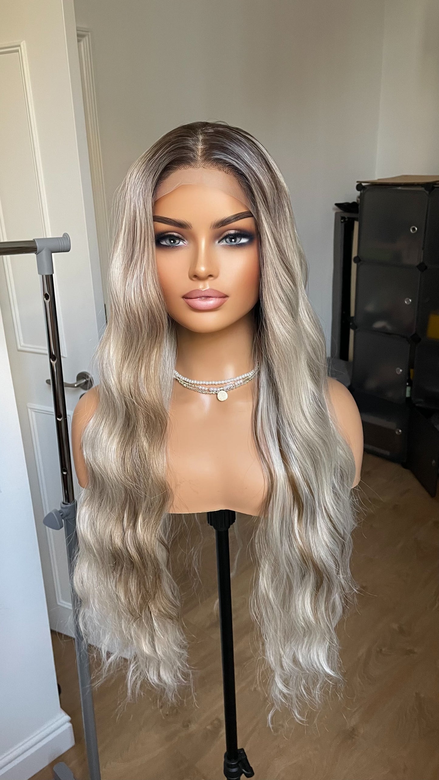 Rooted Platinum Blonde Synthetic Lace Front Wig With Lowlights/ 13x3 Long Wavy Lace Wig For Women/ Synthetic Wigs