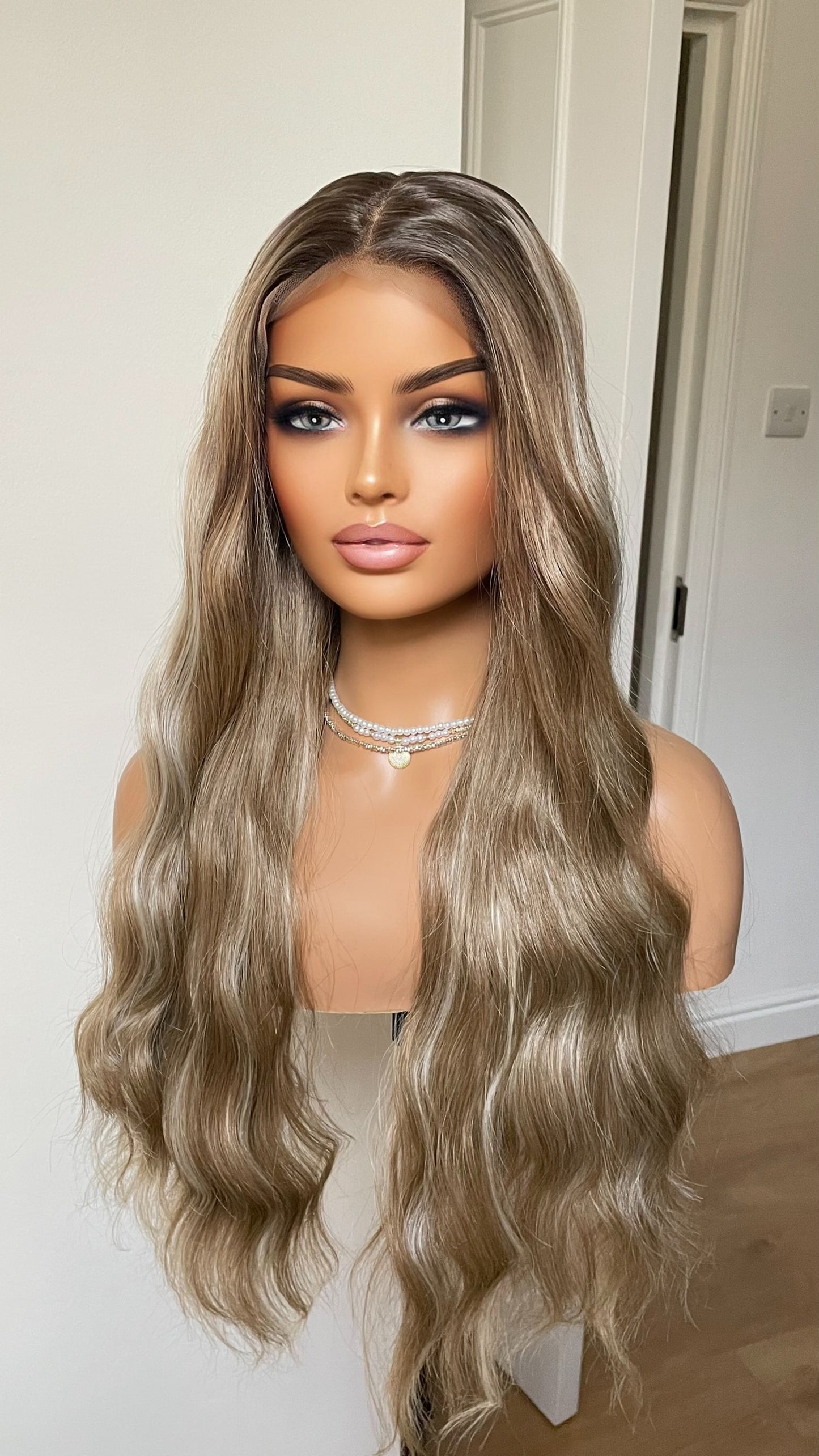Dark Ash Hair With Blonde Highlights And Dark Roots/ Wavy Synthetic Lace Wig With 13x6 Lace Front Wig For Women