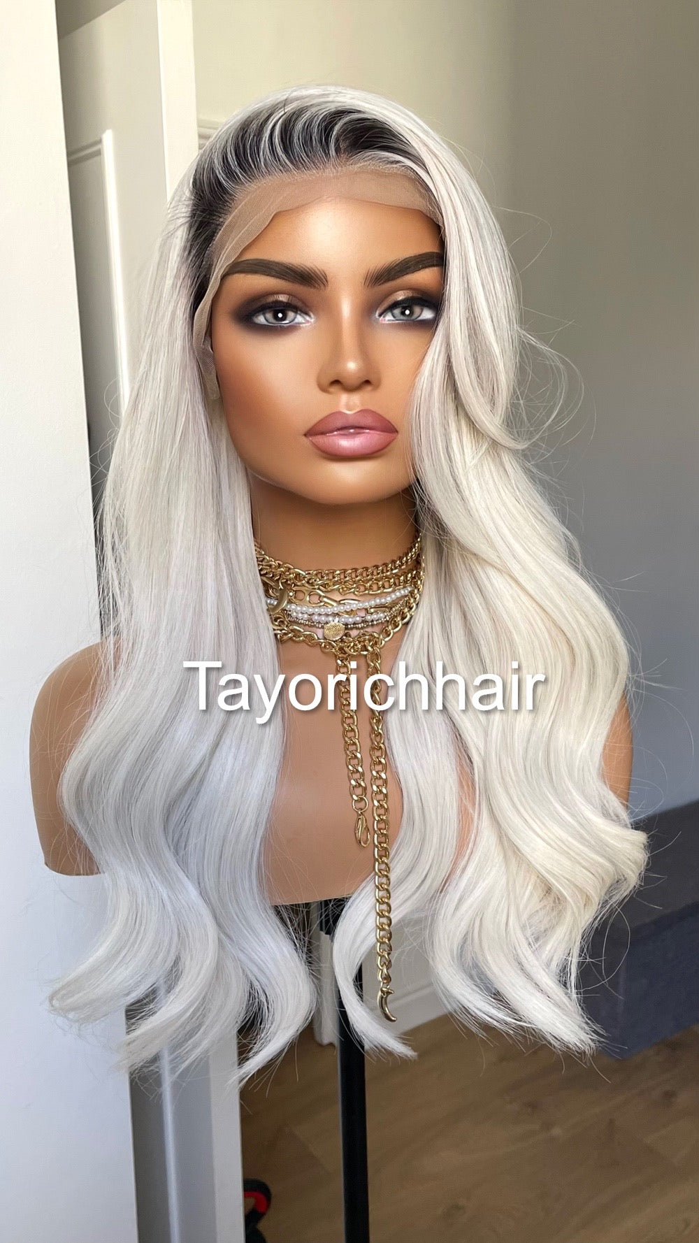 Ombre Wavy White Blonde Lace Front Wig Witg Black Roots/ Heat Safe Synthetic Wig With 13x4 Swiss Lace/ Pre plucked Realistic Hair Line Wig