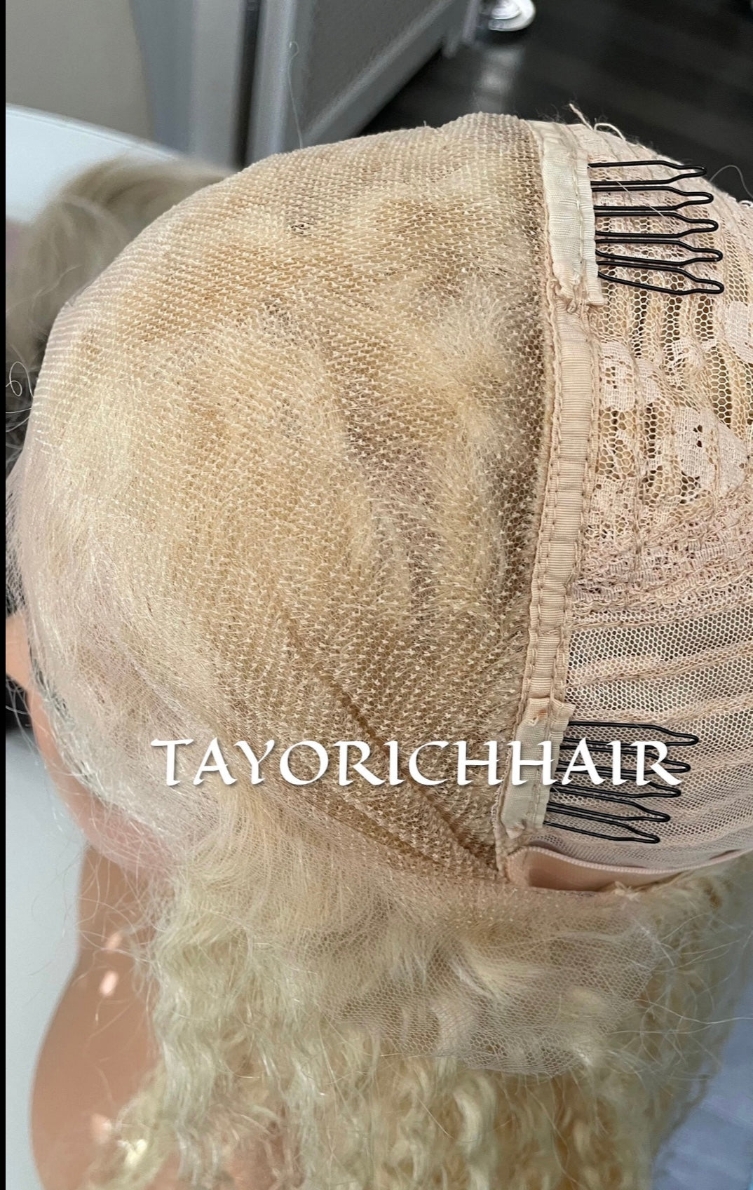 Curly Blonde Human Hair Lace Front Wig 13x4 HD Lace/Natural Curly Hair Wig For Women/ Beginner Friendly Wig For Alopecia Hairloss Daily Wear