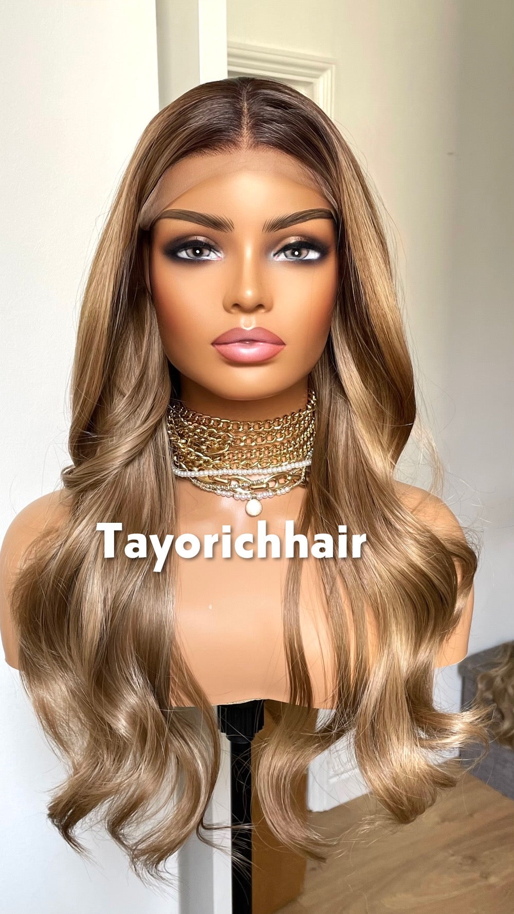 Mixed Sandy Caramel Honey Blonde Hair Wig With Black Roots- 20 Inches Blonde Heat Friendly Wavy hair Synthetic Wig By Tayorichhair