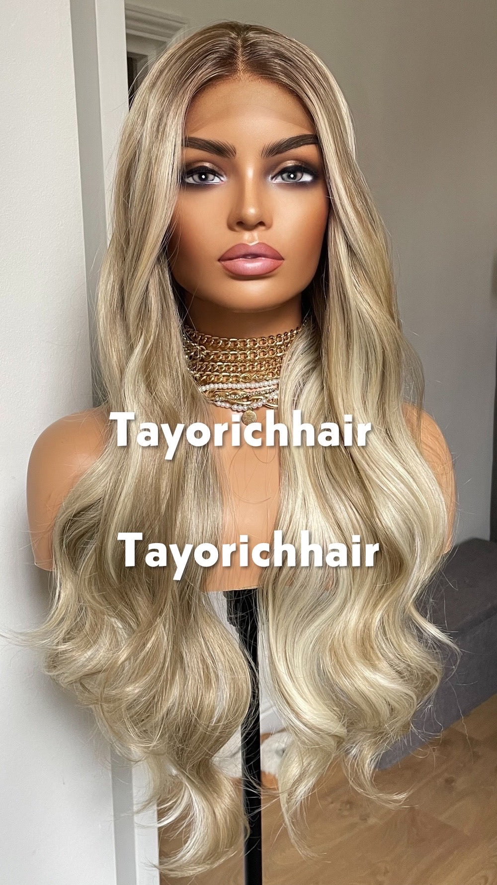 Sandy Creamy Vanilla Blonde Mix Lace Front Wig: Dark Roots, 24" Bouncy Waves