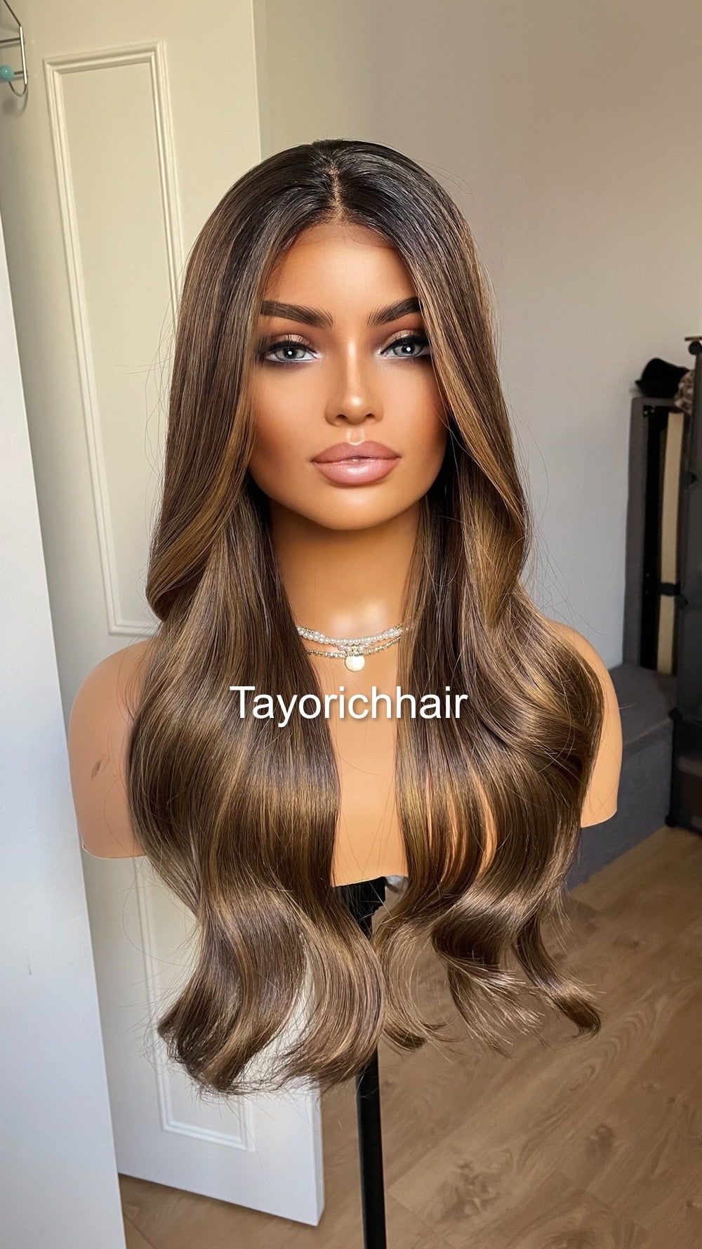 Dark Brown Balayage Synthetic Wig With Highlights / Black Roots Mixed Brown Hair/Wigs For Alopecia Hairloss/Tayorichhair Wigs