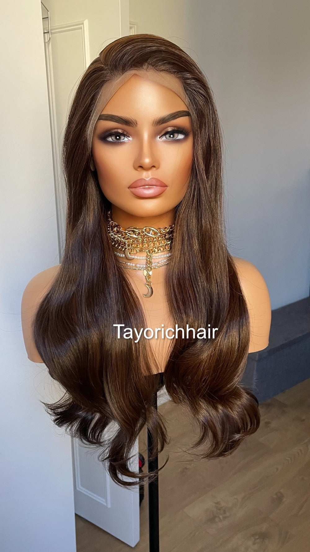 Brunette Brown Lace Wig With Highlights/Dark Brown Elegant Short Wavy Wig/Heat Friendly Synthetic Luxury Wigs For Women/ Free Part Wig