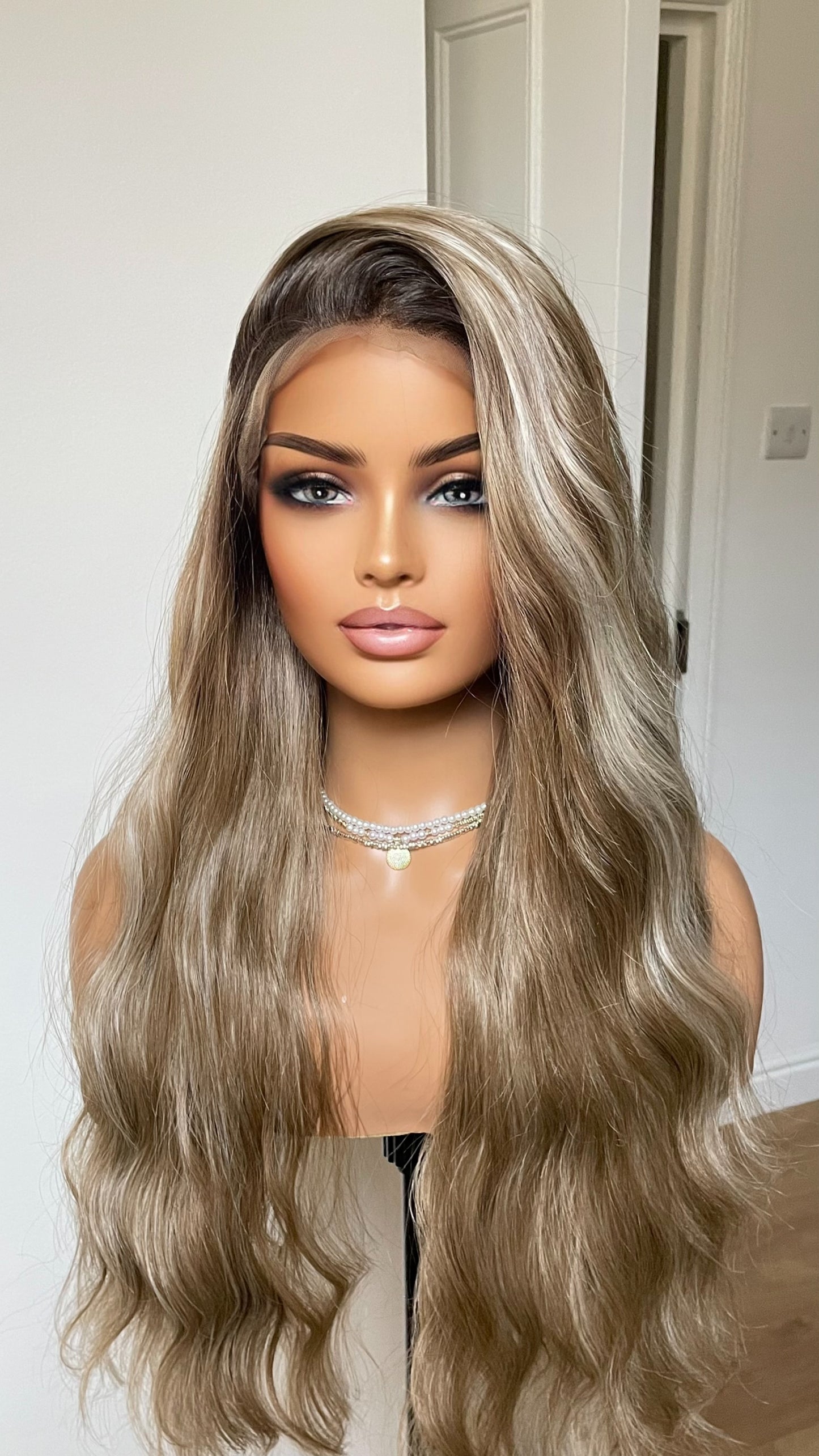 Dark Ash Hair With Blonde Highlights And Dark Roots/ Wavy Synthetic Lace Wig With 13x6 Lace Front Wig For Women