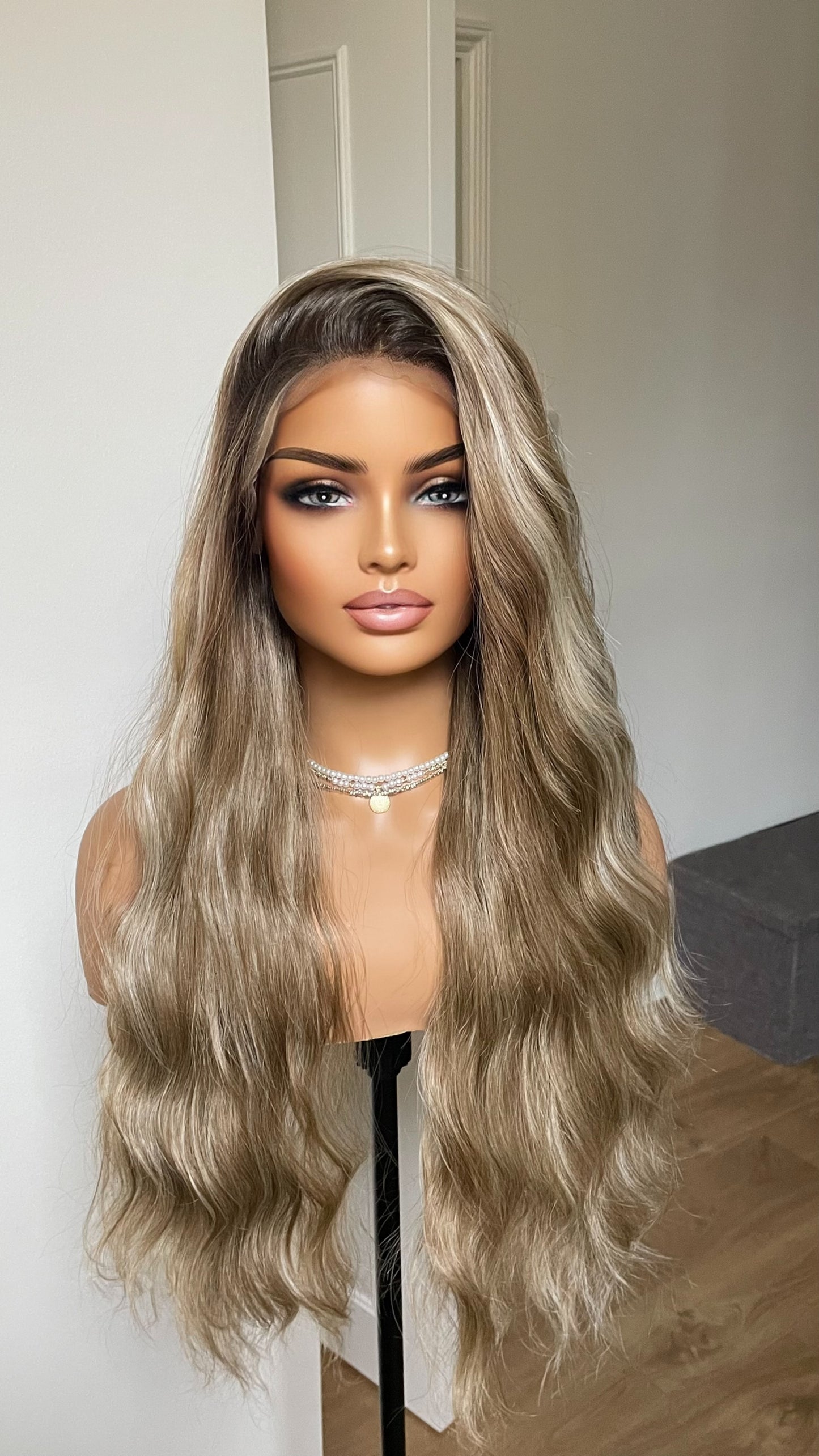 Dark Ash Hair With Blonde Highlights And Dark Roots/ Wavy Synthetic Lace Wig With 13x6 Lace Front Wig For Women