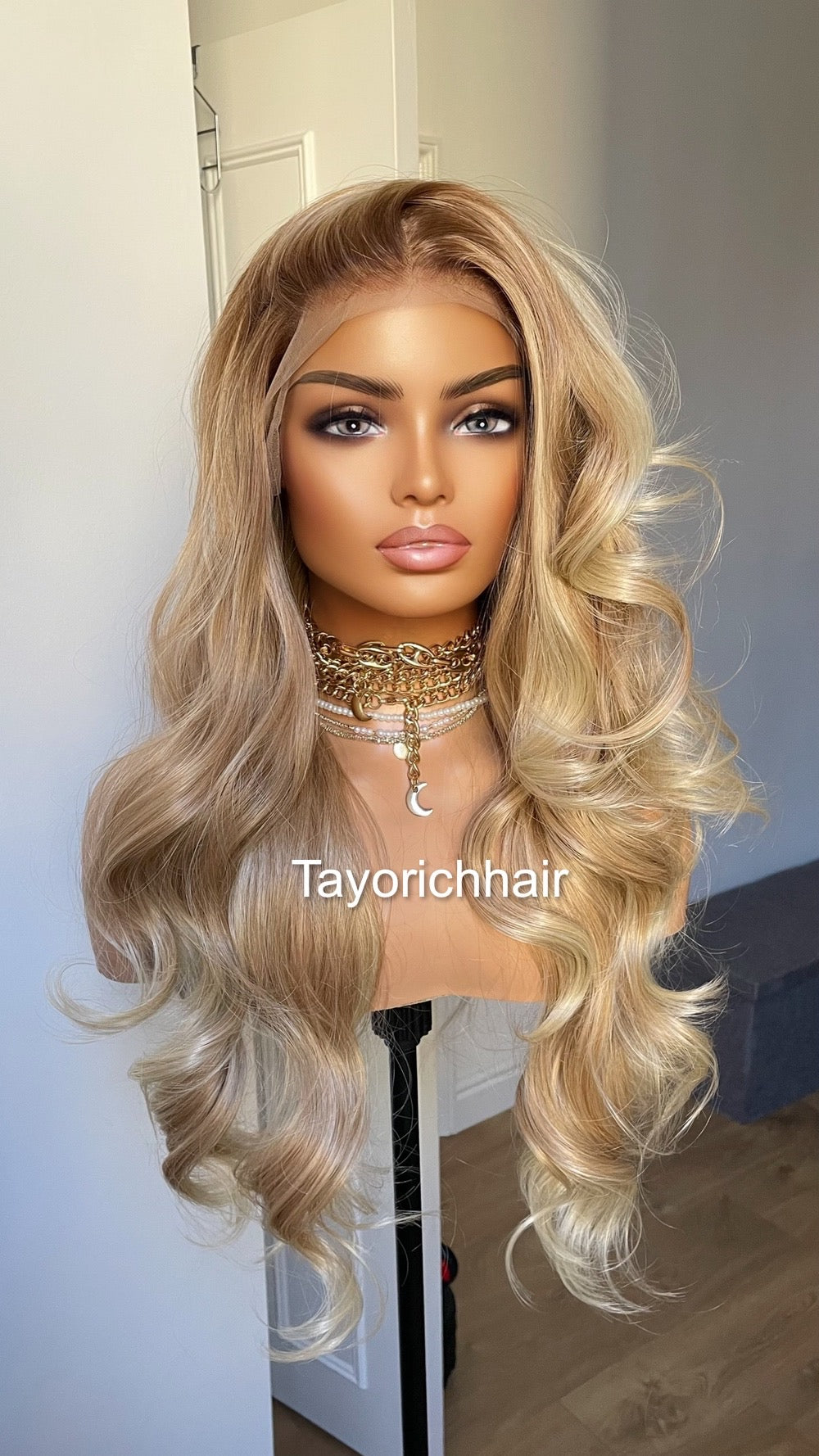Tayorichhair Honey Blonde Synthetic Wig With Highlights/Face Framing Money Pieceâ˘Heat Safe Synthetic Wigâ˘Light Warm Blonde Wig For Women