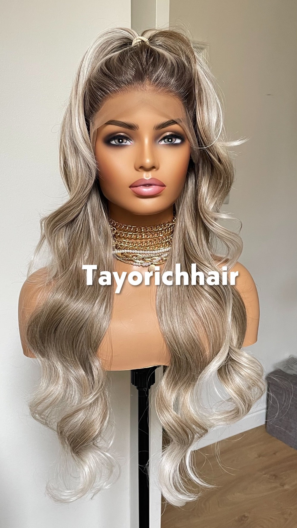 Dark Ash Synthetic Wig With Money Piece•Platinum Blonde Highlights• 24 Inches Bouncy Wavy Hair•Middle Part Realistic Wig•Ready To Ship Wigs