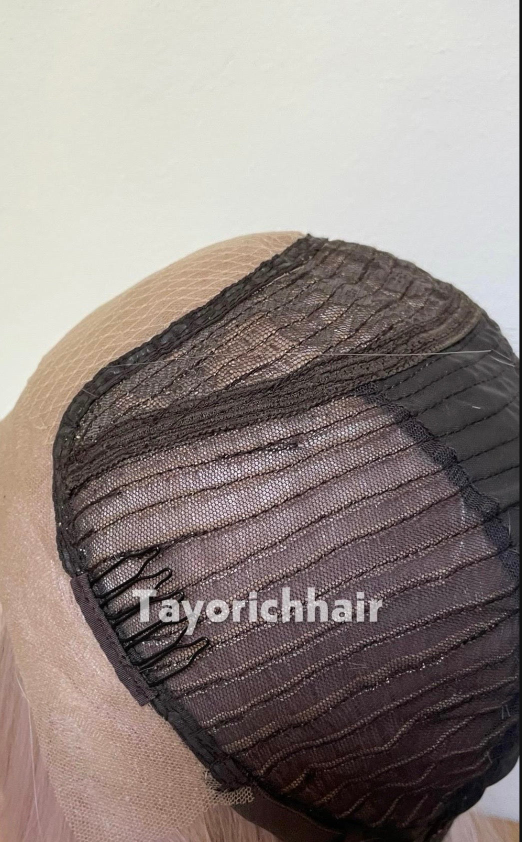 Tayorichhair Pale Pink Wavy Synthetic Wig – Pre-Cut 13x4 Transparent Lace Front (Heat-Friendly Costume & Cosplay Unit)