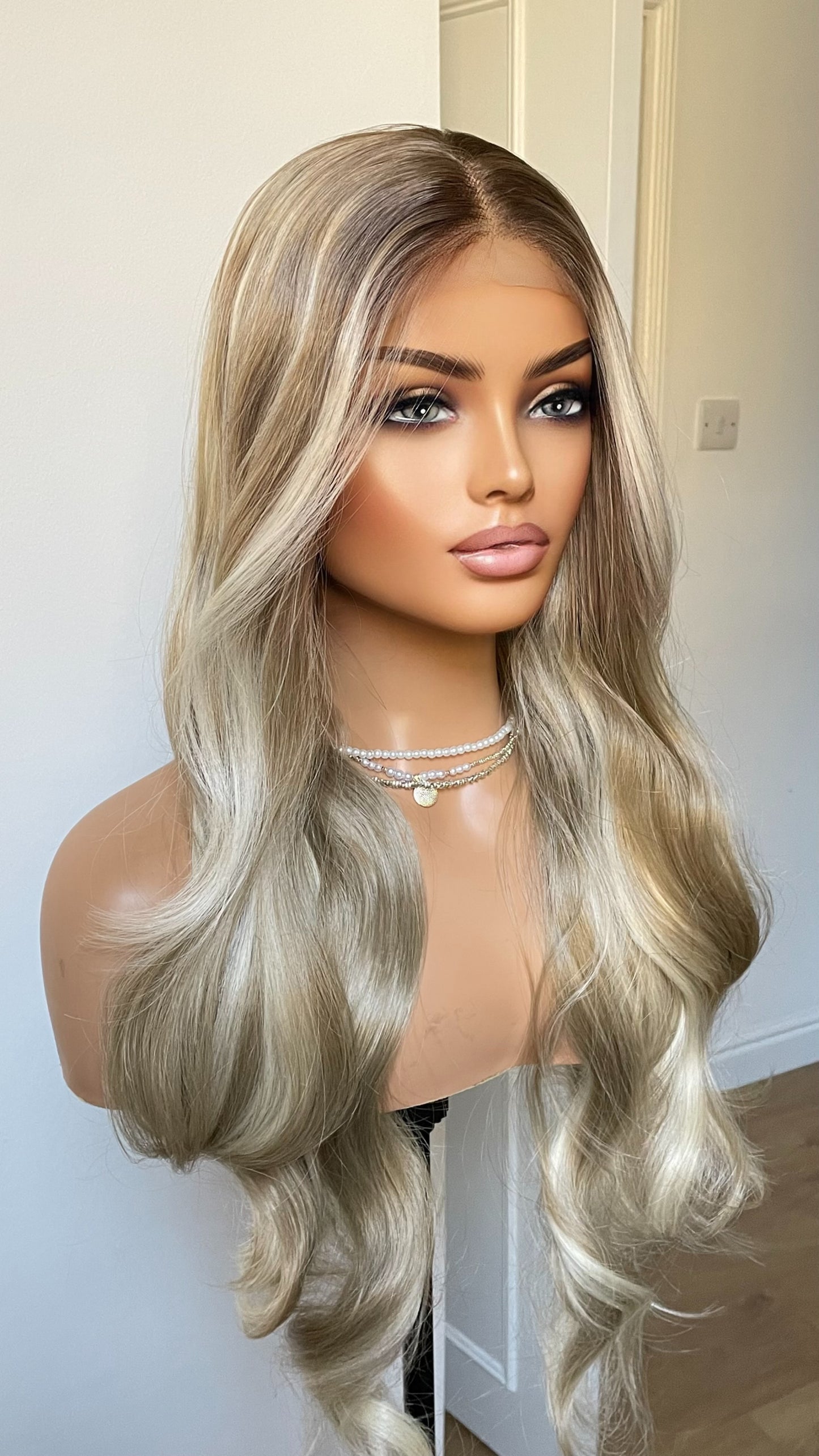 Mixed Ash And Platinum Blonde Synthetic Lace Front Wig/ Dark Roots With Preplucked Realistic Hairline Wig/ Natural Looking Wig For Women