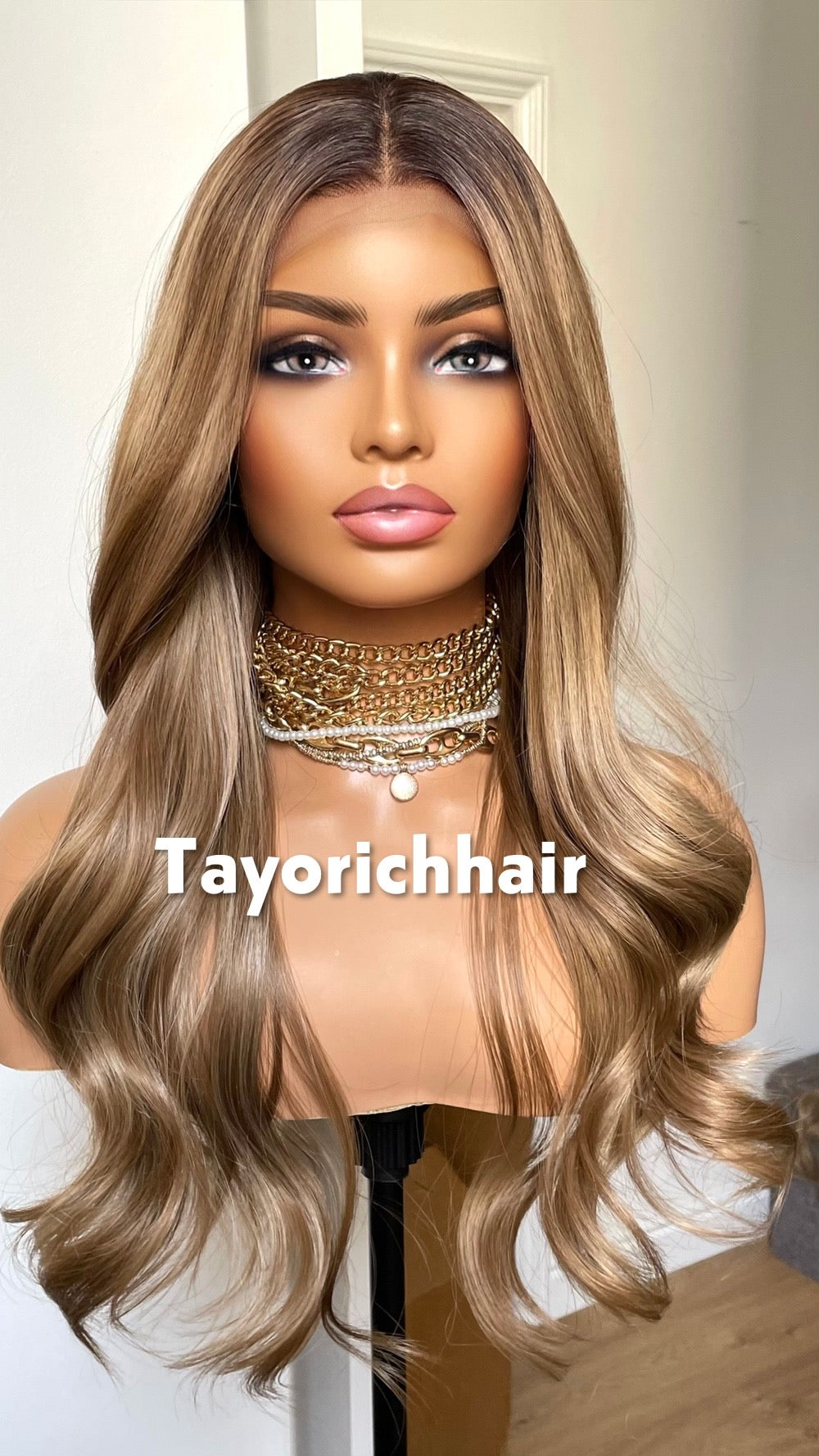 Mixed Sandy Caramel Honey Blonde Hair Wig With Black Roots- 20 Inches Blonde Heat Friendly Wavy hair Synthetic Wig By Tayorichhair