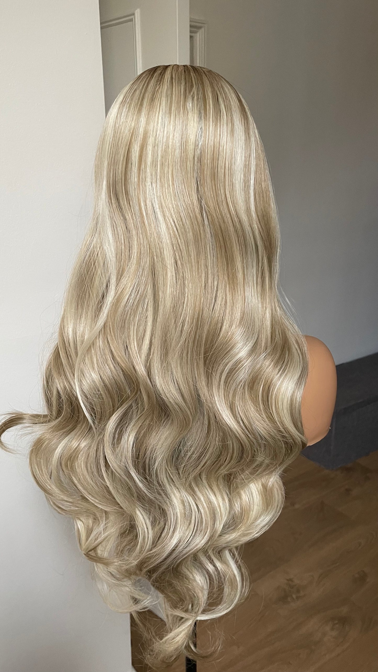 Mixed Ash And Platinum Blonde Synthetic Lace Front Wig/ Dark Roots With Preplucked Realistic Hairline Wig/ Natural Looking Wig For Women