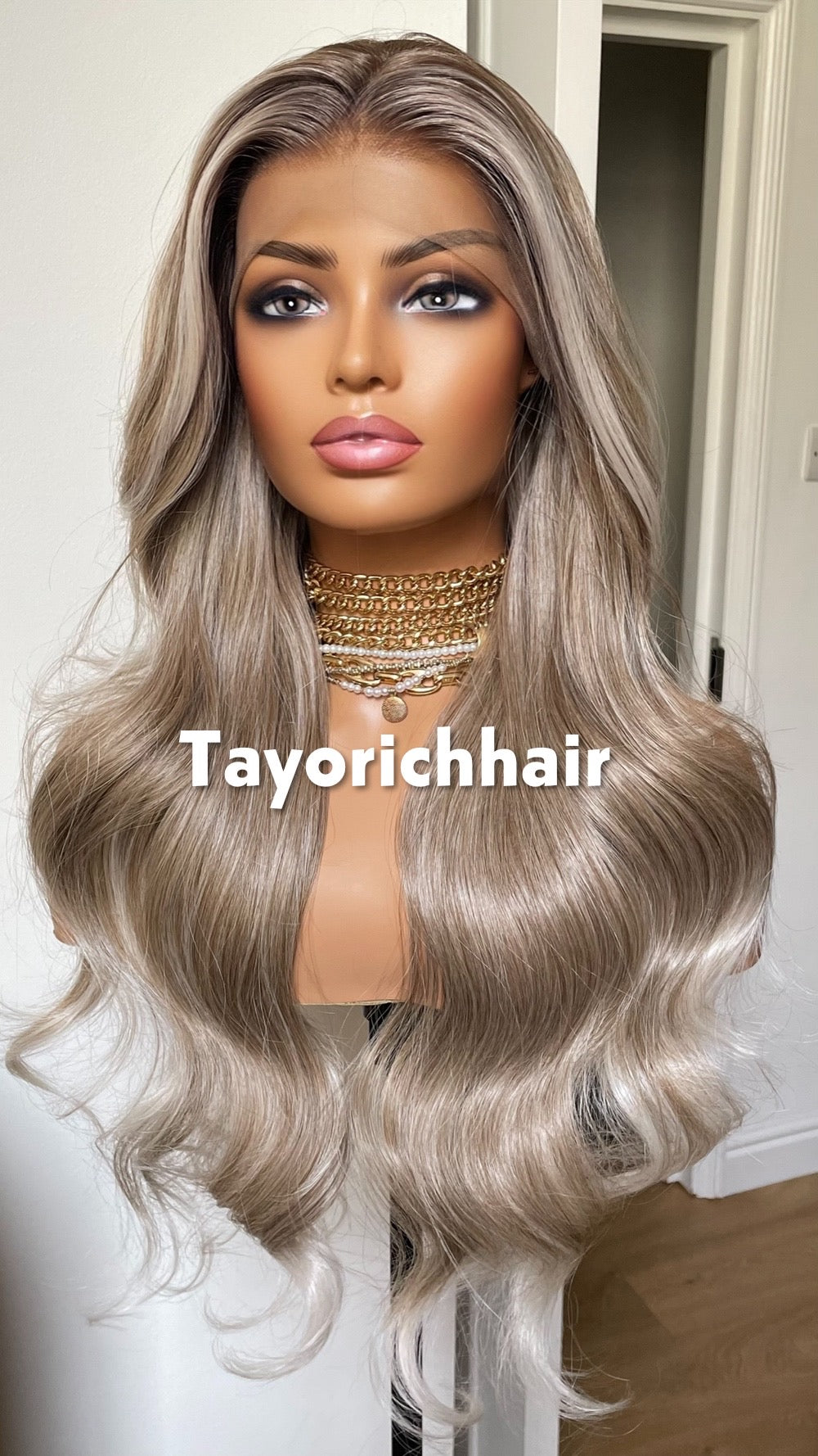 Dark Ash Synthetic Wig With Money Piece•Platinum Blonde Highlights• 24 Inches Bouncy Wavy Hair•Middle Part Realistic Wig•Ready To Ship Wigs