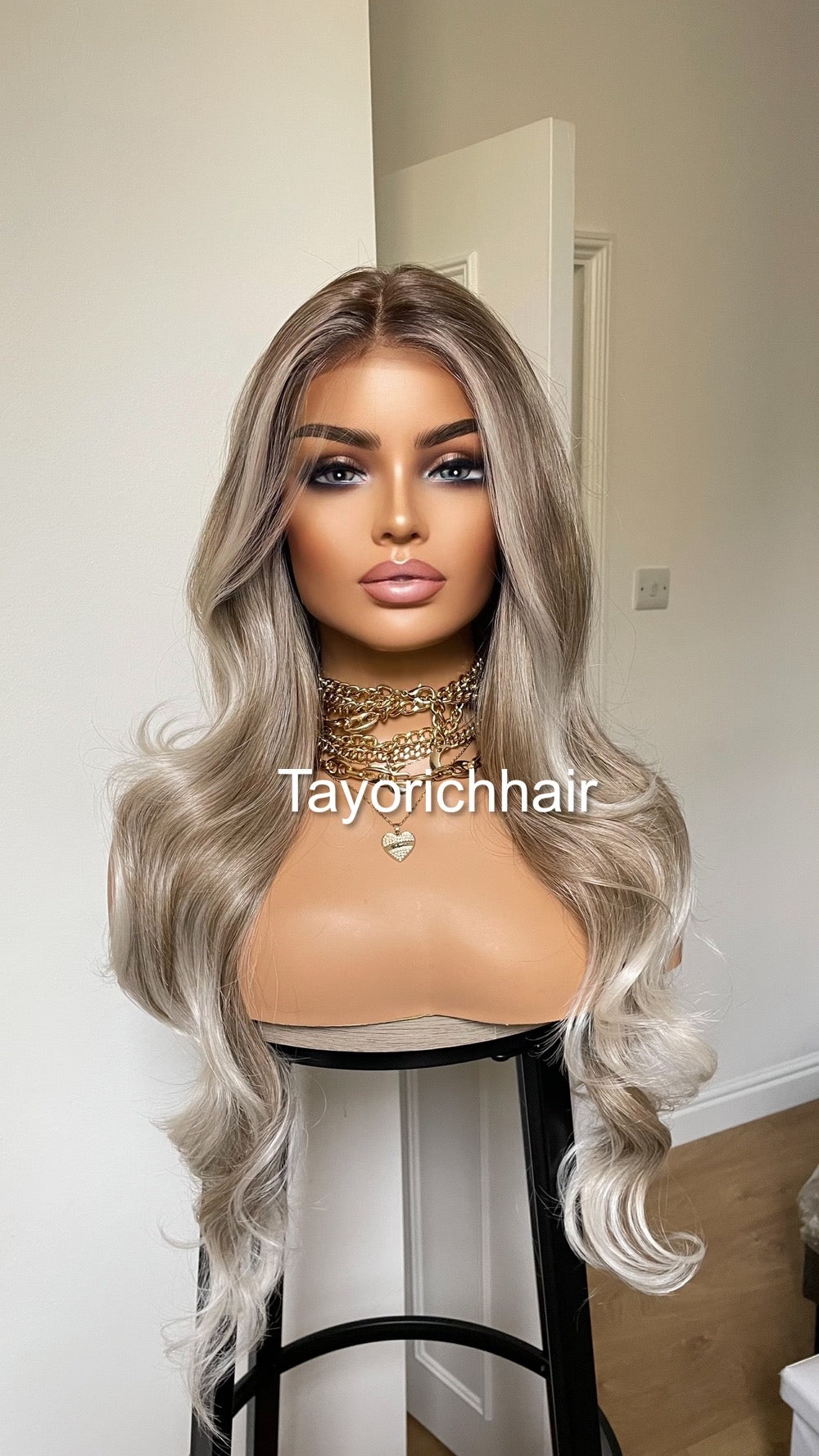 Dark Ash Synthetic Wig With Money Piece•Platinum Blonde Highlights• 24 Inches Bouncy Wavy Hair•Middle Part Realistic Wig•Ready To Ship Wigs