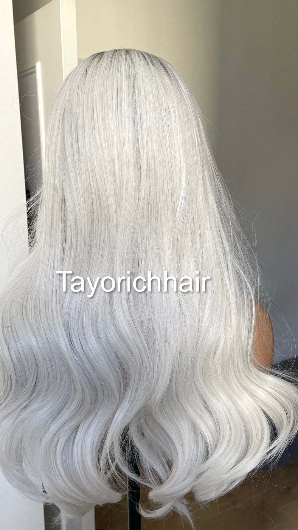 Ombre Wavy White Blonde Lace Front Wig Witg Black Roots/ Heat Safe Synthetic Wig With 13x4 Swiss Lace/ Pre plucked Realistic Hair Line Wig