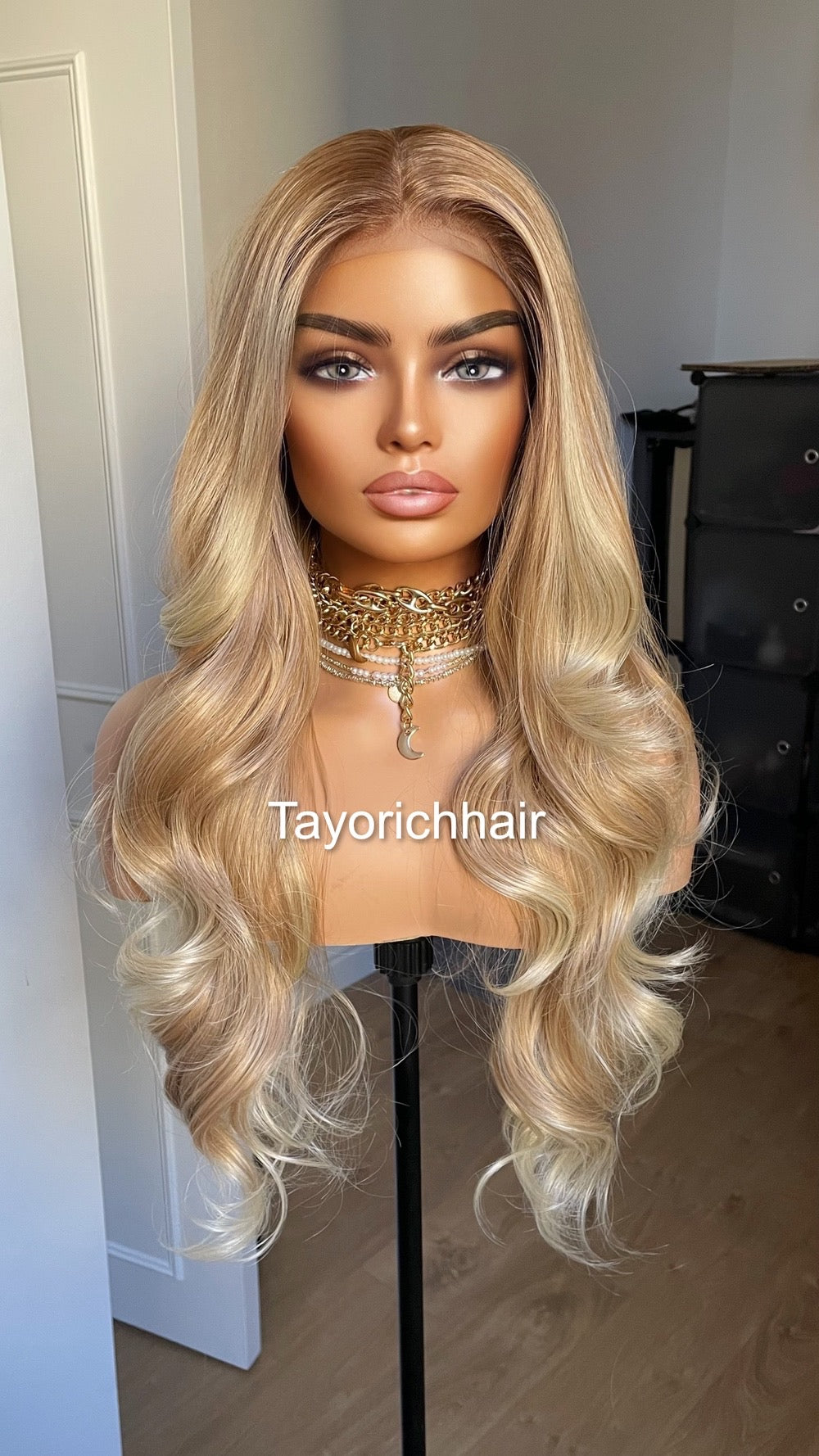 Tayorichhair Honey Blonde Synthetic Wig With Highlights/Face Framing Money Pieceâ˘Heat Safe Synthetic Wigâ˘Light Warm Blonde Wig For Women