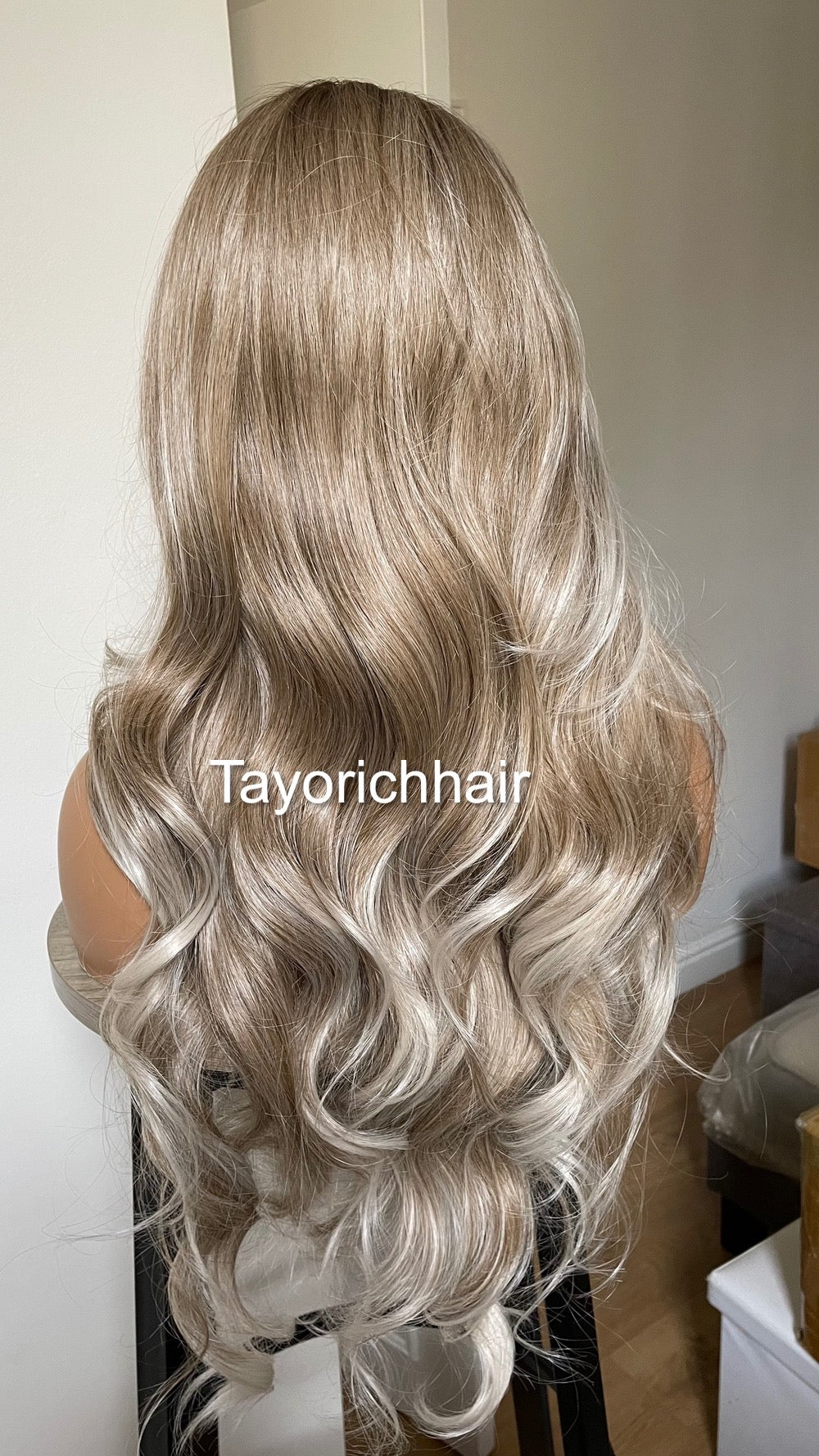 Dark Ash Synthetic Wig With Money Piece•Platinum Blonde Highlights• 24 Inches Bouncy Wavy Hair•Middle Part Realistic Wig•Ready To Ship Wigs