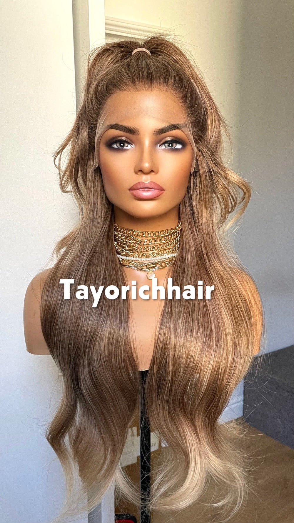 Honey Brown Wig With Blonde Highlights| Long Hair Comfortable Wigs For Women In 24Inches|13by6 Wide Lace-top Wig With Free Part| Pre-plucked Hair-Line Wigs By Tayorichhair