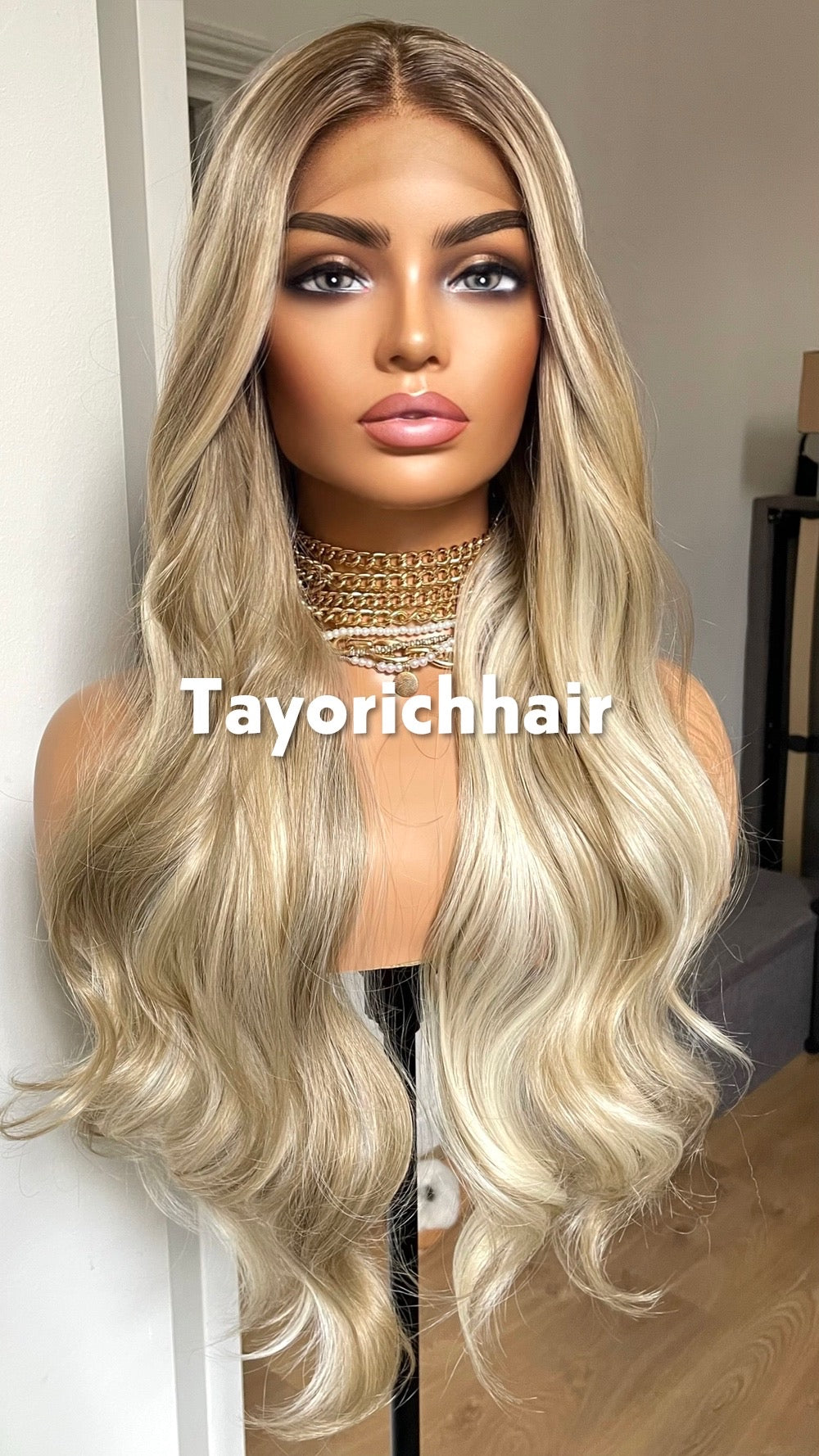 Sandy Creamy Vanilla Blonde Mix Lace Front Wig: Dark Roots, 24" Bouncy Waves