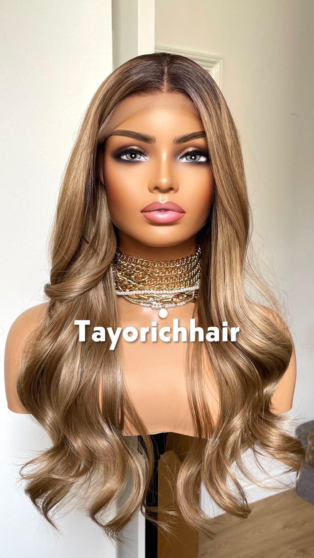 Mixed Sandy Caramel Honey Blonde Hair Wig With Black Roots- 20 Inches Blonde Heat Friendly Wavy hair Synthetic Wig By Tayorichhair