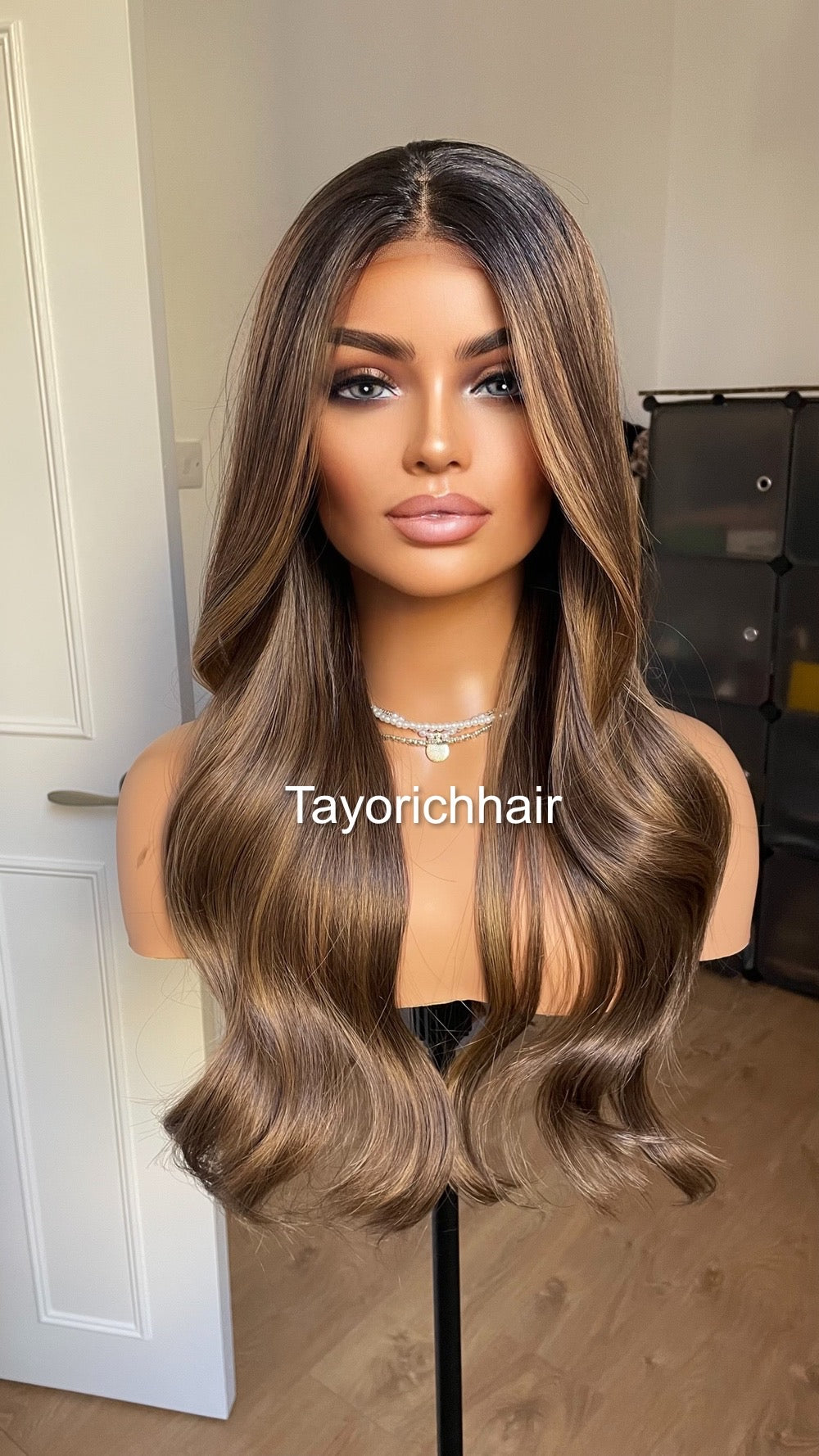 Dark Brown Balayage Synthetic Wig With Highlights / Black Roots Mixed Brown Hair/Wigs For Alopecia Hairloss/Tayorichhair Wigs