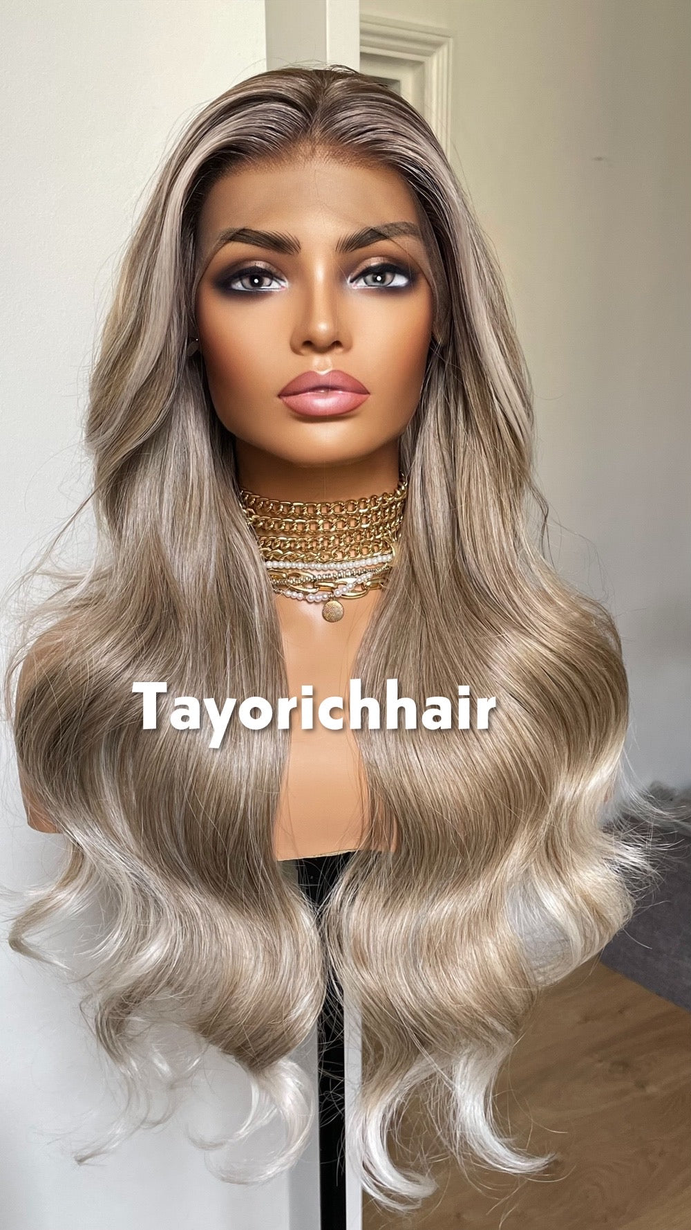 Dark Ash Synthetic Wig With Money Piece•Platinum Blonde Highlights• 24 Inches Bouncy Wavy Hair•Middle Part Realistic Wig•Ready To Ship Wigs