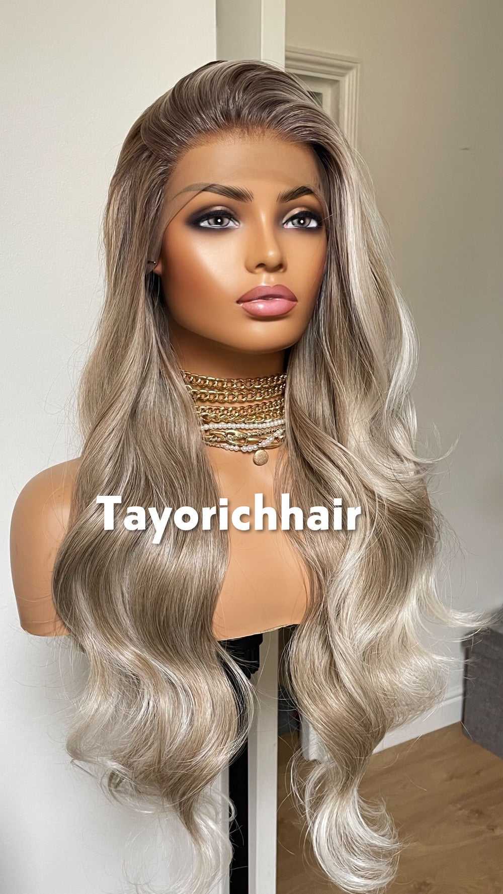 Dark Ash Synthetic Wig With Money Piece•Platinum Blonde Highlights• 24 Inches Bouncy Wavy Hair•Middle Part Realistic Wig•Ready To Ship Wigs