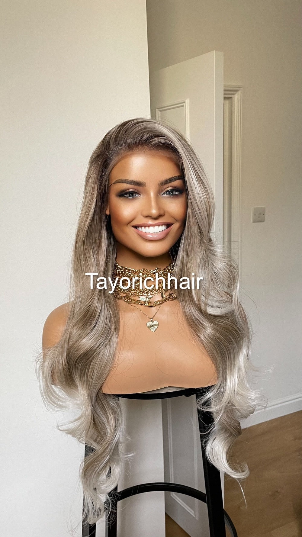Dark Ash Synthetic Wig With Money Piece•Platinum Blonde Highlights• 24 Inches Bouncy Wavy Hair•Middle Part Realistic Wig•Ready To Ship Wigs