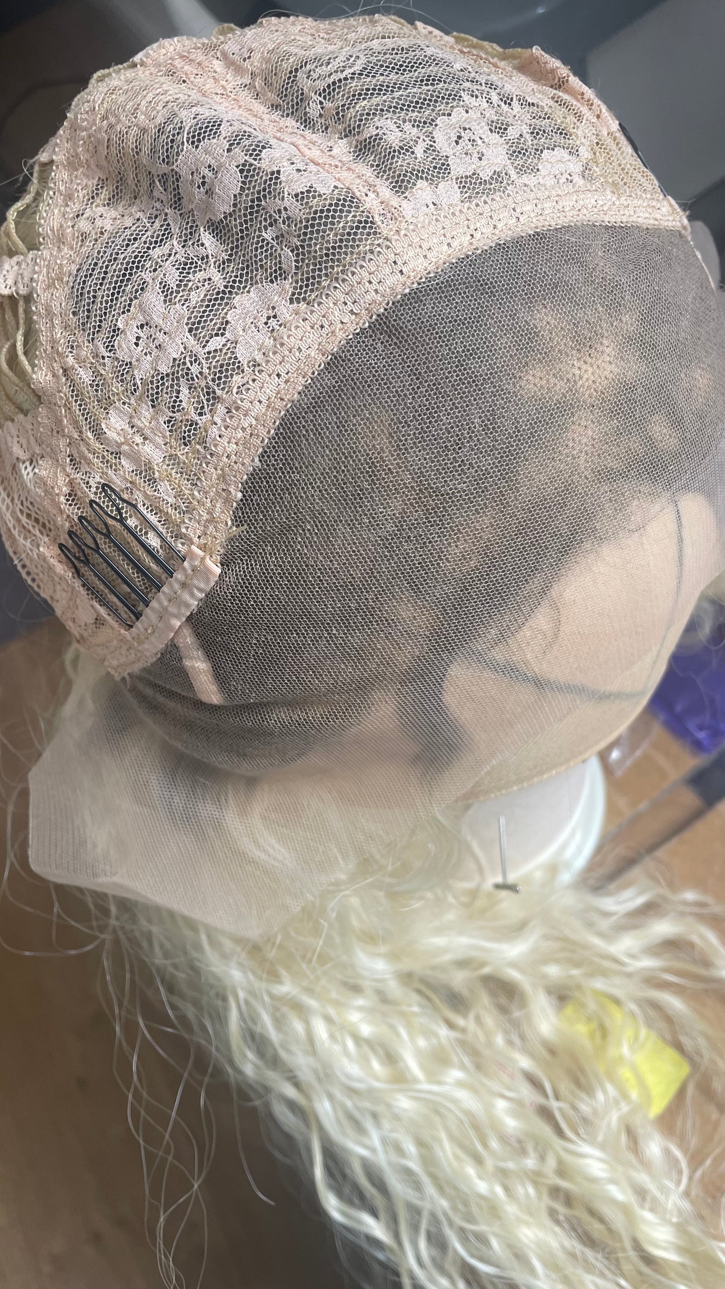Blonde Wig With Dark Ash Roots/ Exotic Curls Lace Wig/Small Cap Size/Golden Platinum Blonde Curly Wig With Roots/ Light Weight 20 Inches Wig