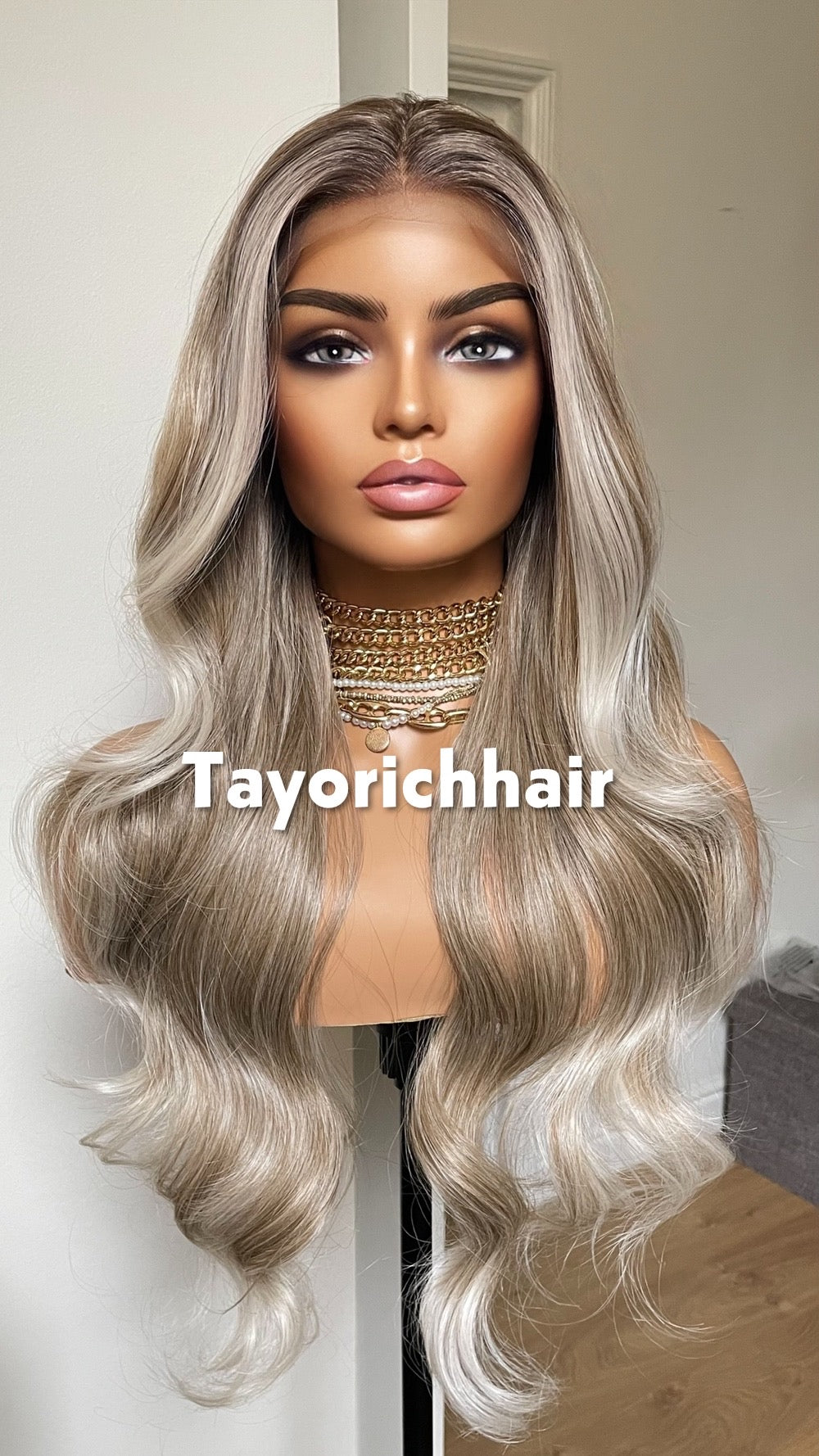 Dark Ash Synthetic Wig With Money Piece•Platinum Blonde Highlights• 24 Inches Bouncy Wavy Hair•Middle Part Realistic Wig•Ready To Ship Wigs