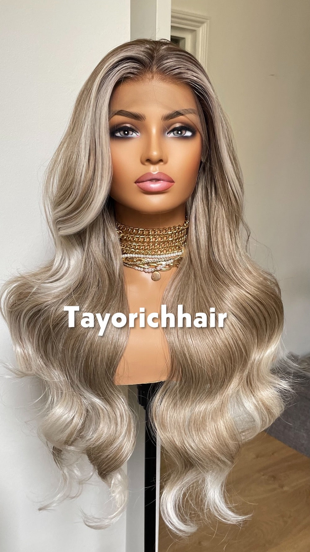 Dark Ash Synthetic Wig With Money Piece•Platinum Blonde Highlights• 24 Inches Bouncy Wavy Hair•Middle Part Realistic Wig•Ready To Ship Wigs