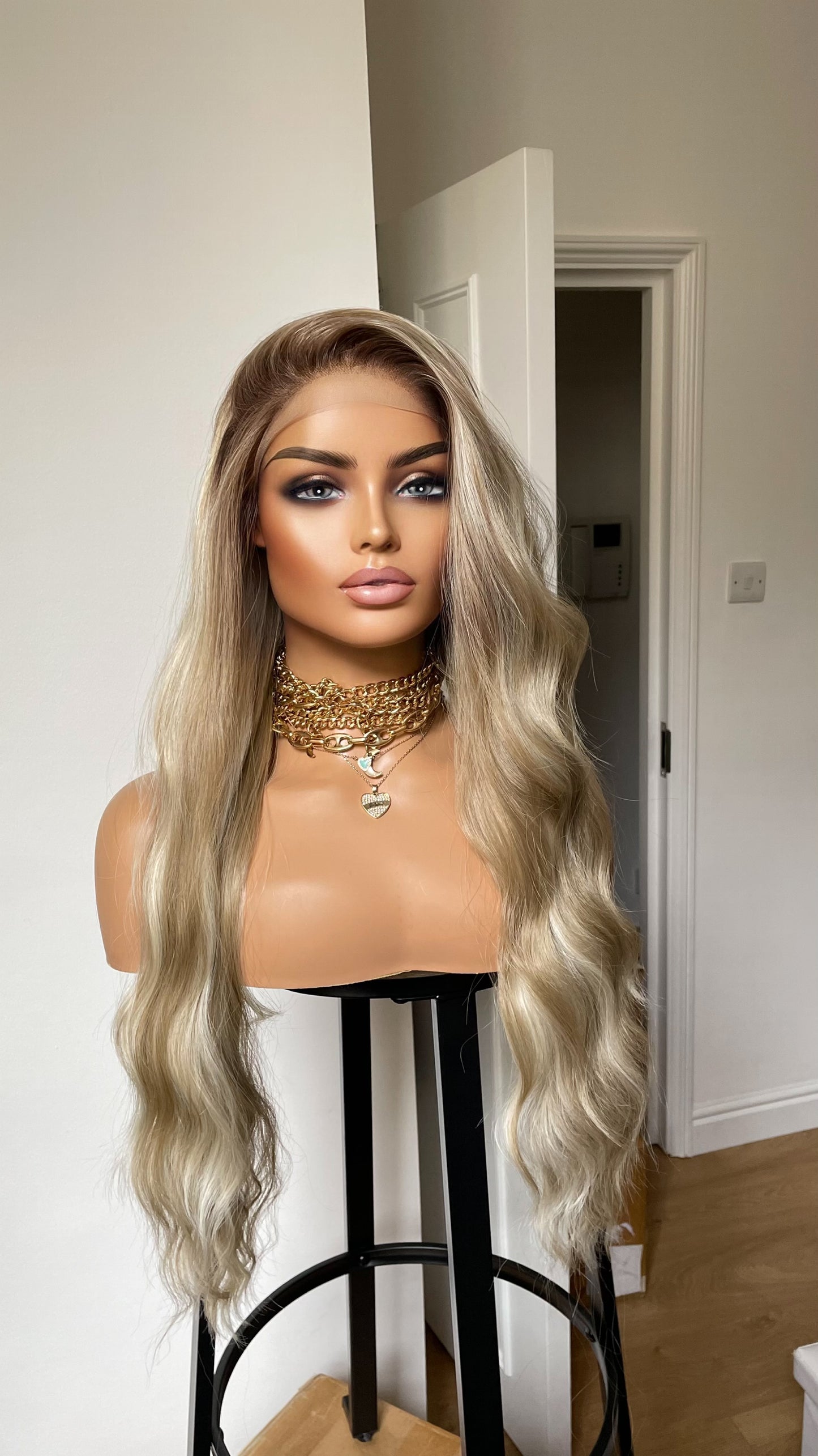 Mixed Ash And Platinum Blonde Synthetic Lace Front Wig/ Dark Roots/ Beach Waves Realistic Hairline Wig/ Natural Looking Wig For Women