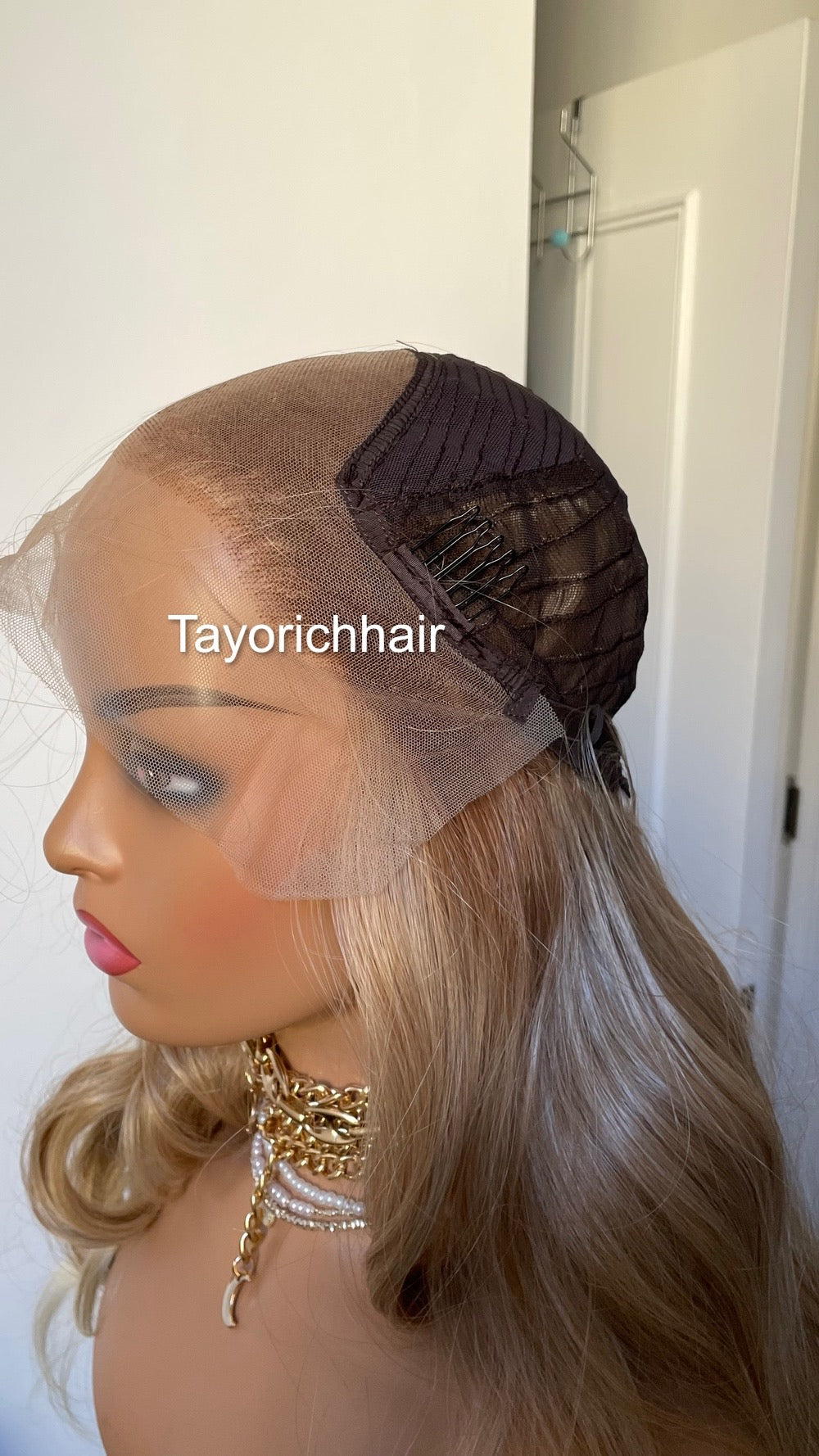 Tayorichhair Honey Blonde Synthetic Wig With Highlights/Face Framing Money Pieceâ˘Heat Safe Synthetic Wigâ˘Light Warm Blonde Wig For Women