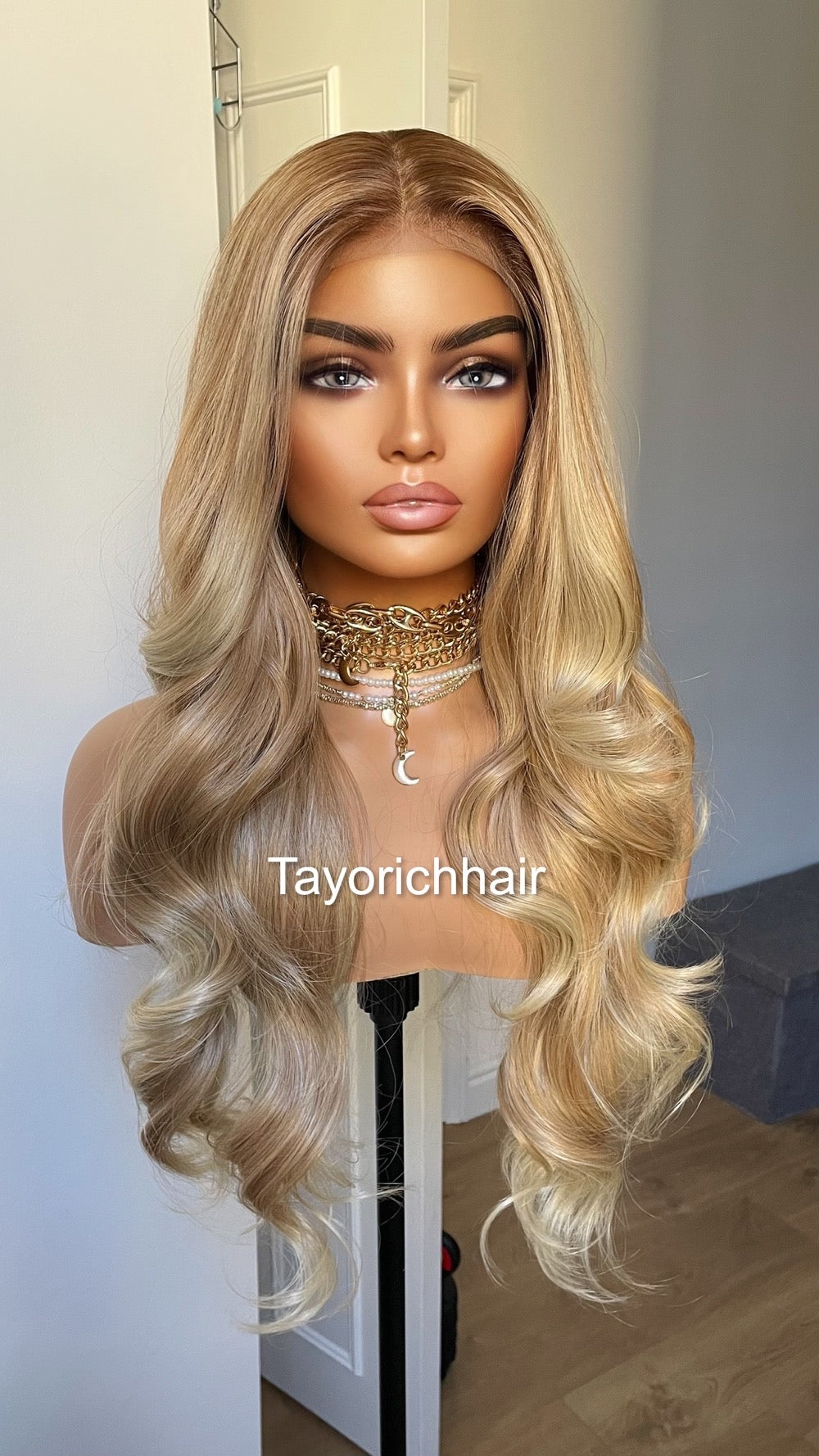 Tayorichhair Honey Blonde Synthetic Wig With Highlights/Face Framing Money Pieceâ˘Heat Safe Synthetic Wigâ˘Light Warm Blonde Wig For Women