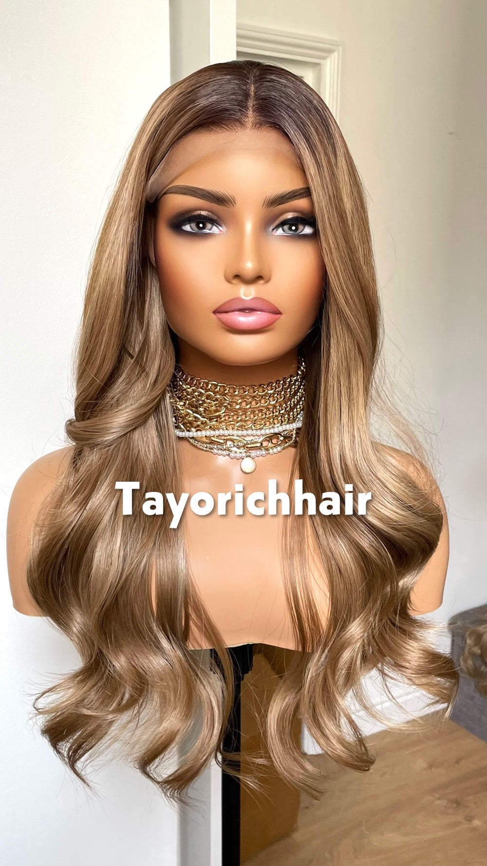 Mixed Sandy Caramel Honey Blonde Hair Wig With Black Roots- 20 Inches Blonde Heat Friendly Wavy hair Synthetic Wig By Tayorichhair