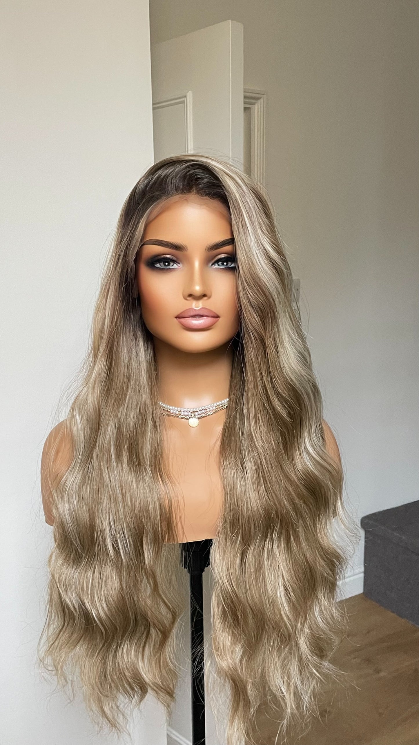 Dark Ash Hair With Blonde Highlights And Dark Roots/ Wavy Synthetic Lace Wig With 13x6 Lace Front Wig For Women