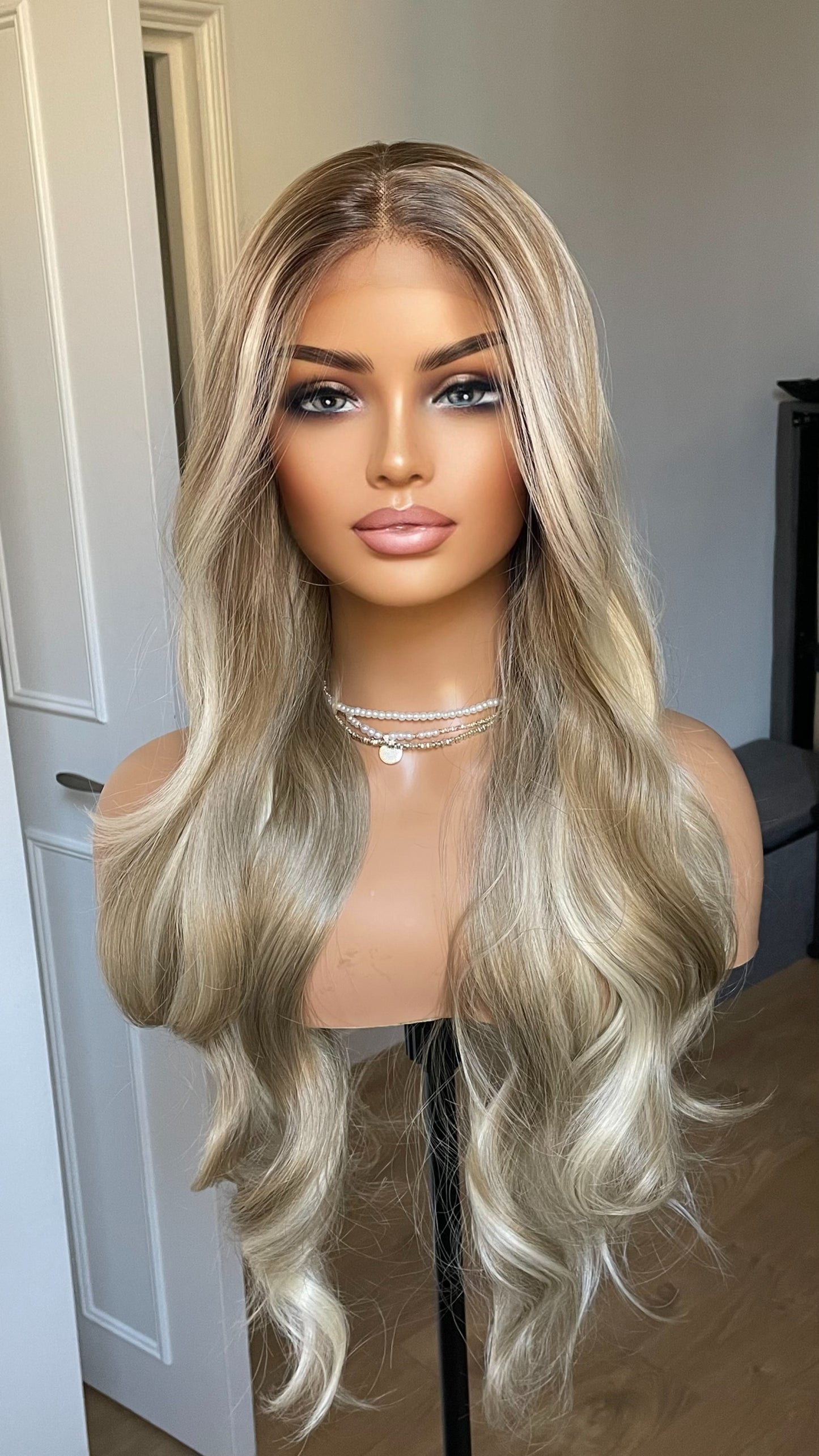 Mixed Ash And Platinum Blonde Synthetic Lace Front Wig/ Dark Roots With Preplucked Realistic Hairline Wig/ Natural Looking Wig For Women