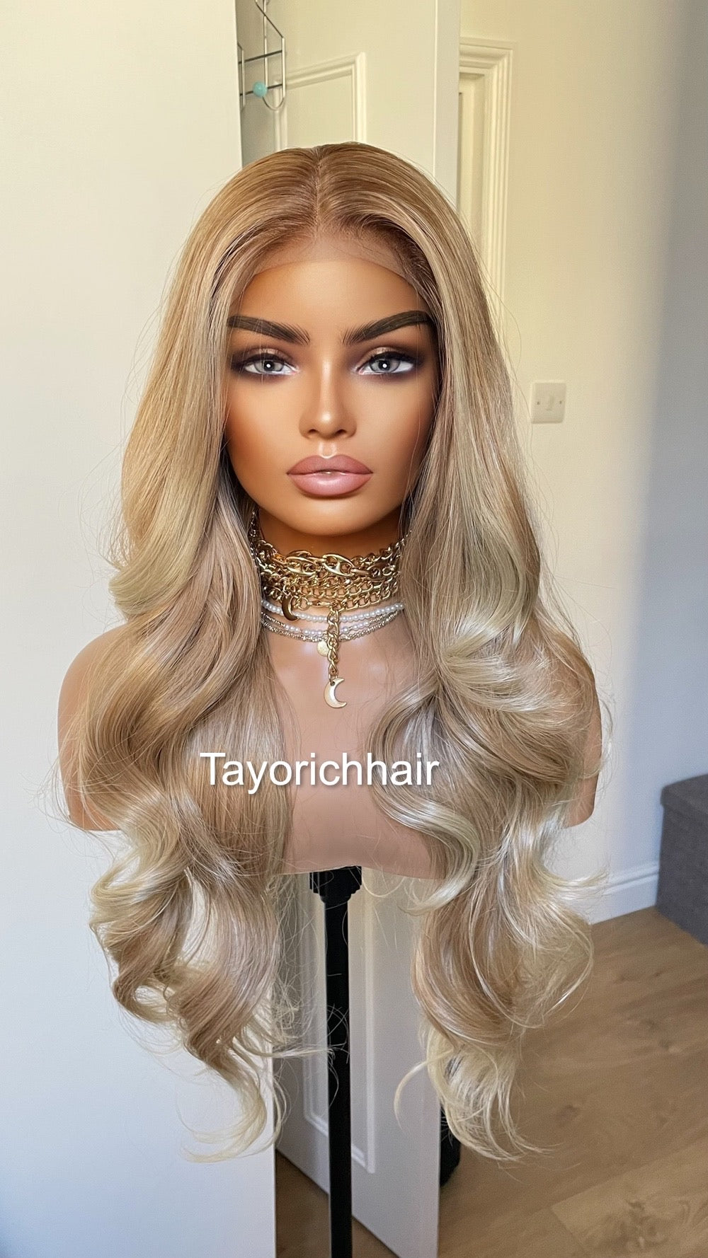 Tayorichhair Honey Blonde Synthetic Wig With Highlights/Face Framing Money Pieceâ˘Heat Safe Synthetic Wigâ˘Light Warm Blonde Wig For Women