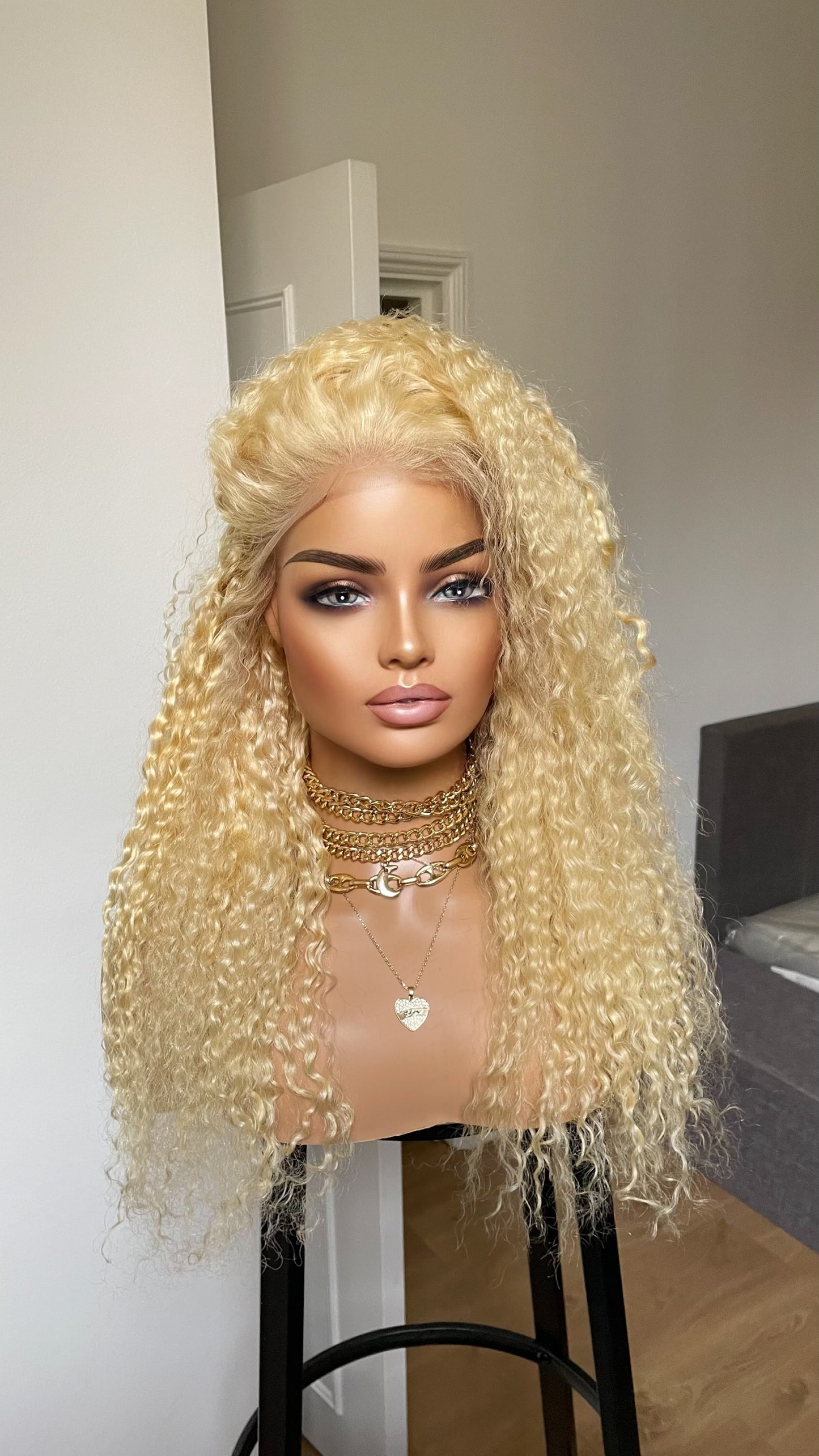 Curly Blonde Human Hair Lace Front Wig 13x4 HD Lace/Natural Curly Hair Wig For Women/ Beginner Friendly Wig For Alopecia Hairloss Daily Wear