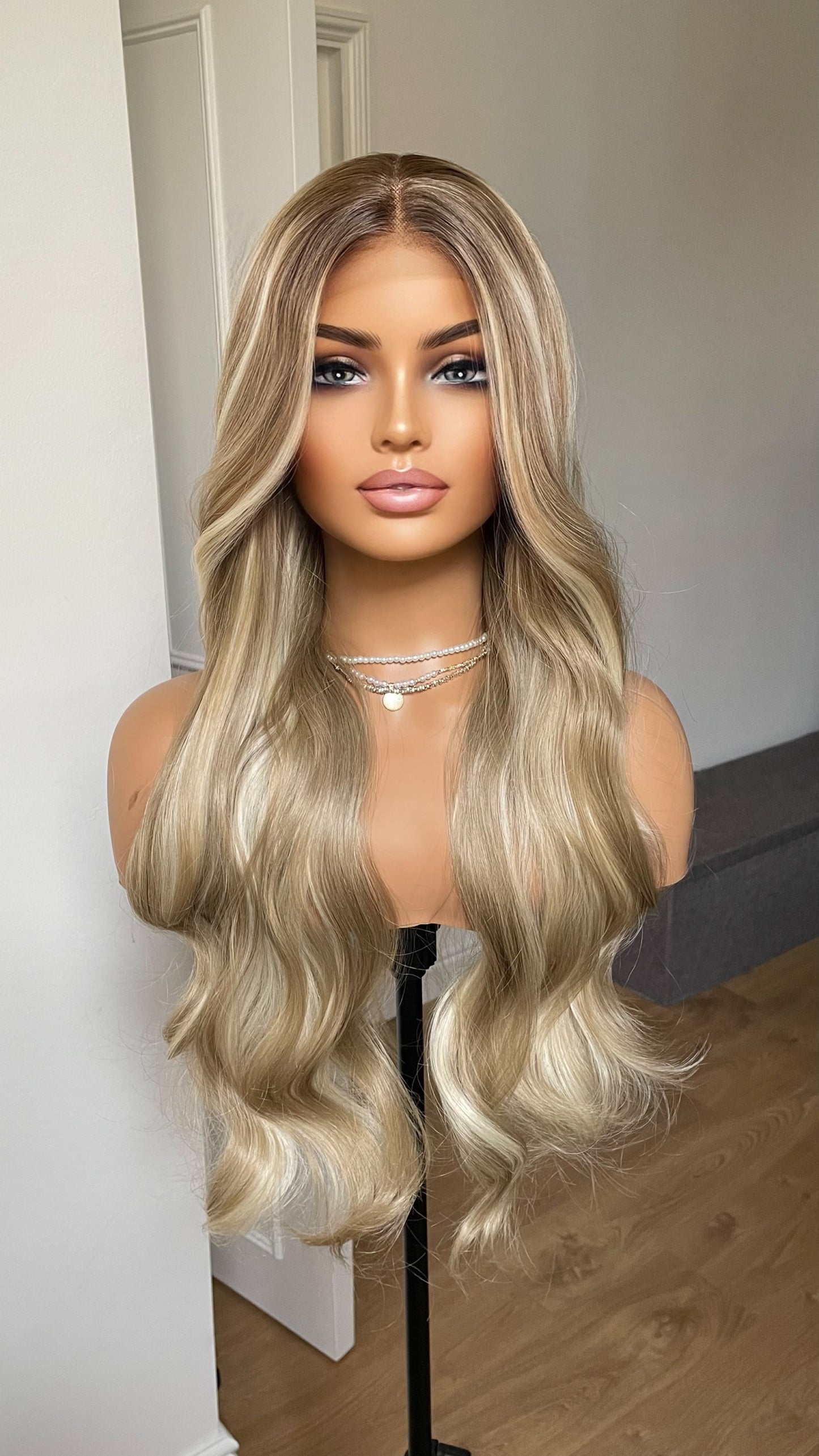 Mixed Ash And Platinum Blonde Synthetic Lace Front Wig/ Dark Roots With Preplucked Realistic Hairline Wig/ Natural Looking Wig For Women