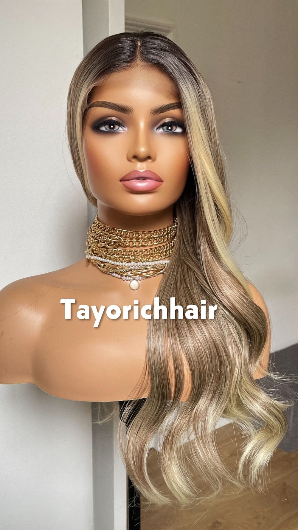 Sunkissed Dark Ash Blonde Hair With Light Blonde Money Piece And Short Black Roots|Wavy Hair Wig With Middle Part|13x4 Transparent Lace Top Wig