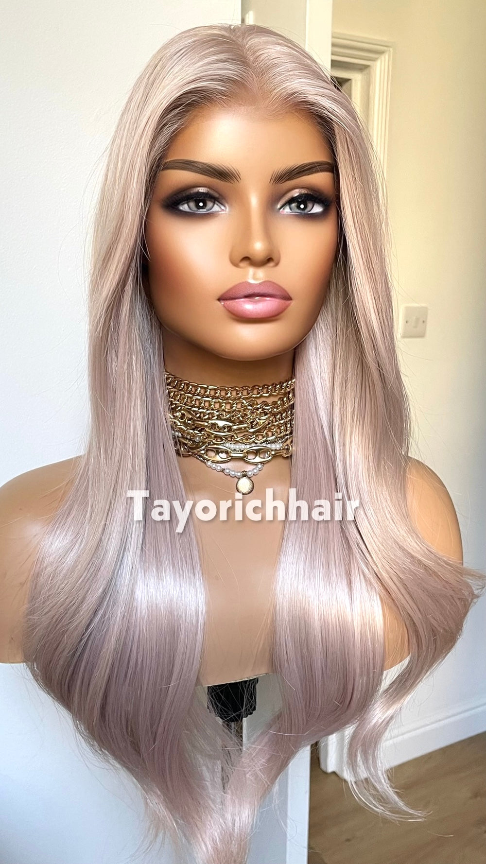 Tayorichhair Pale Pink Wavy Synthetic Wig – Pre-Cut 13x4 Transparent Lace Front (Heat-Friendly Costume & Cosplay Unit)