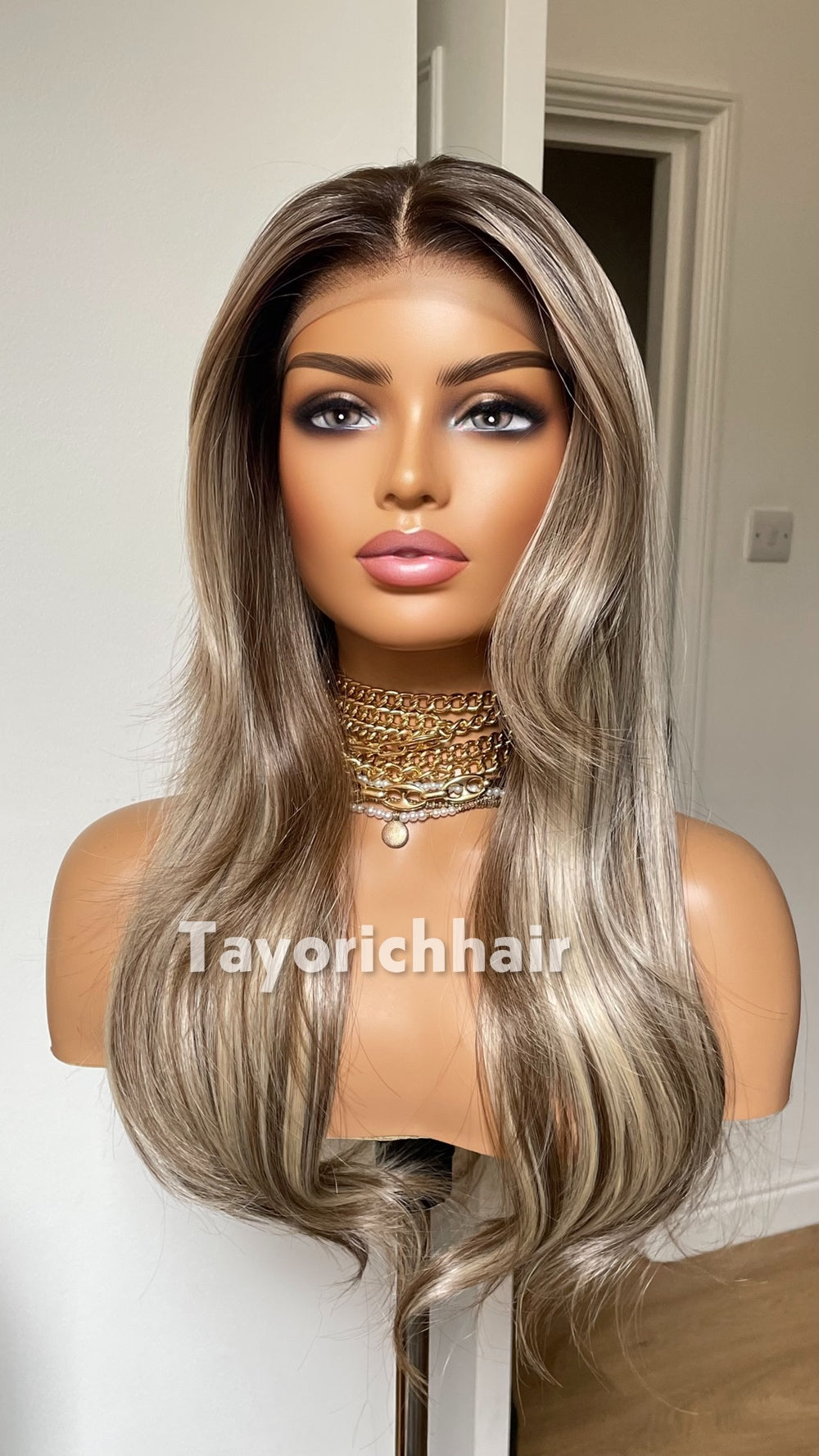 Dark Brown & Blonde Mixed Wig | 20” Wavy Glueless