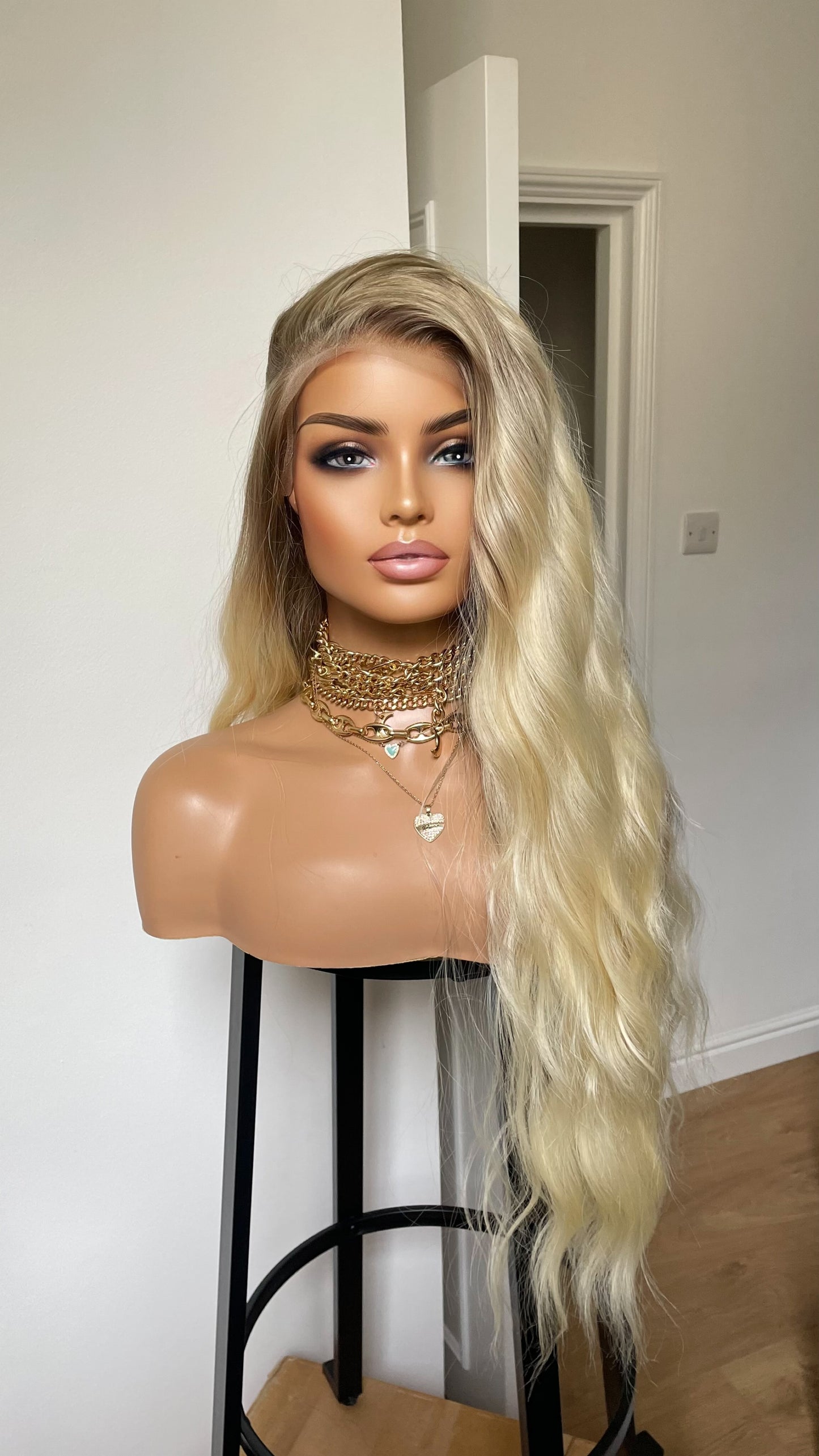 Ombre Platinum Blonde Hair Wig/Golden Platinum Blonde Wig/ Heat Safe Synthetic/ Soft Wavy Blonde Hair/ Wigs For Alopecia/ Hairloss Wigs