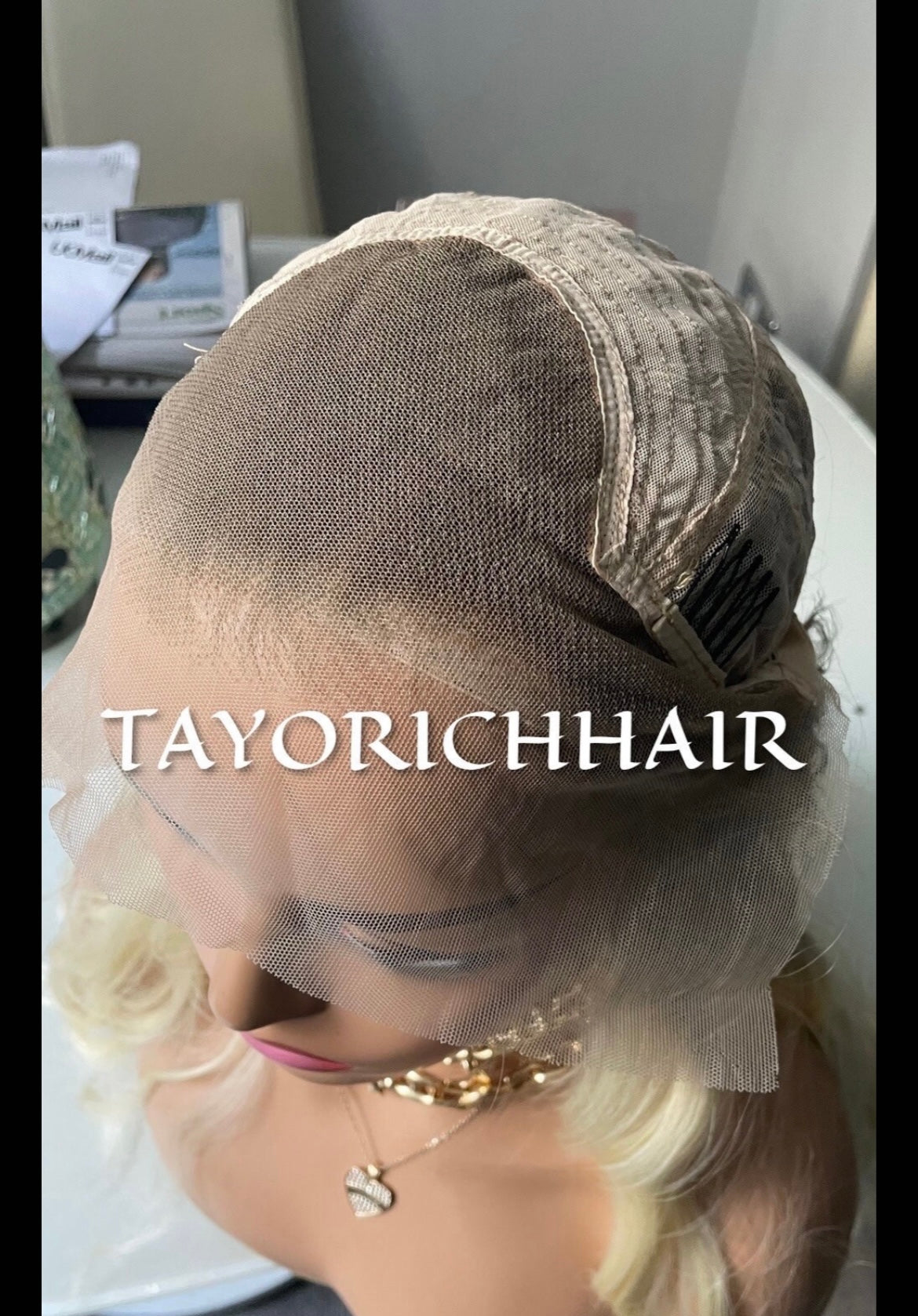 Ombre Platinum Blonde Hair Wig/Golden Platinum Blonde Wig/ Heat Safe Synthetic/ Soft Wavy Blonde Hair/ Wigs For Alopecia/ Hairloss Wigs