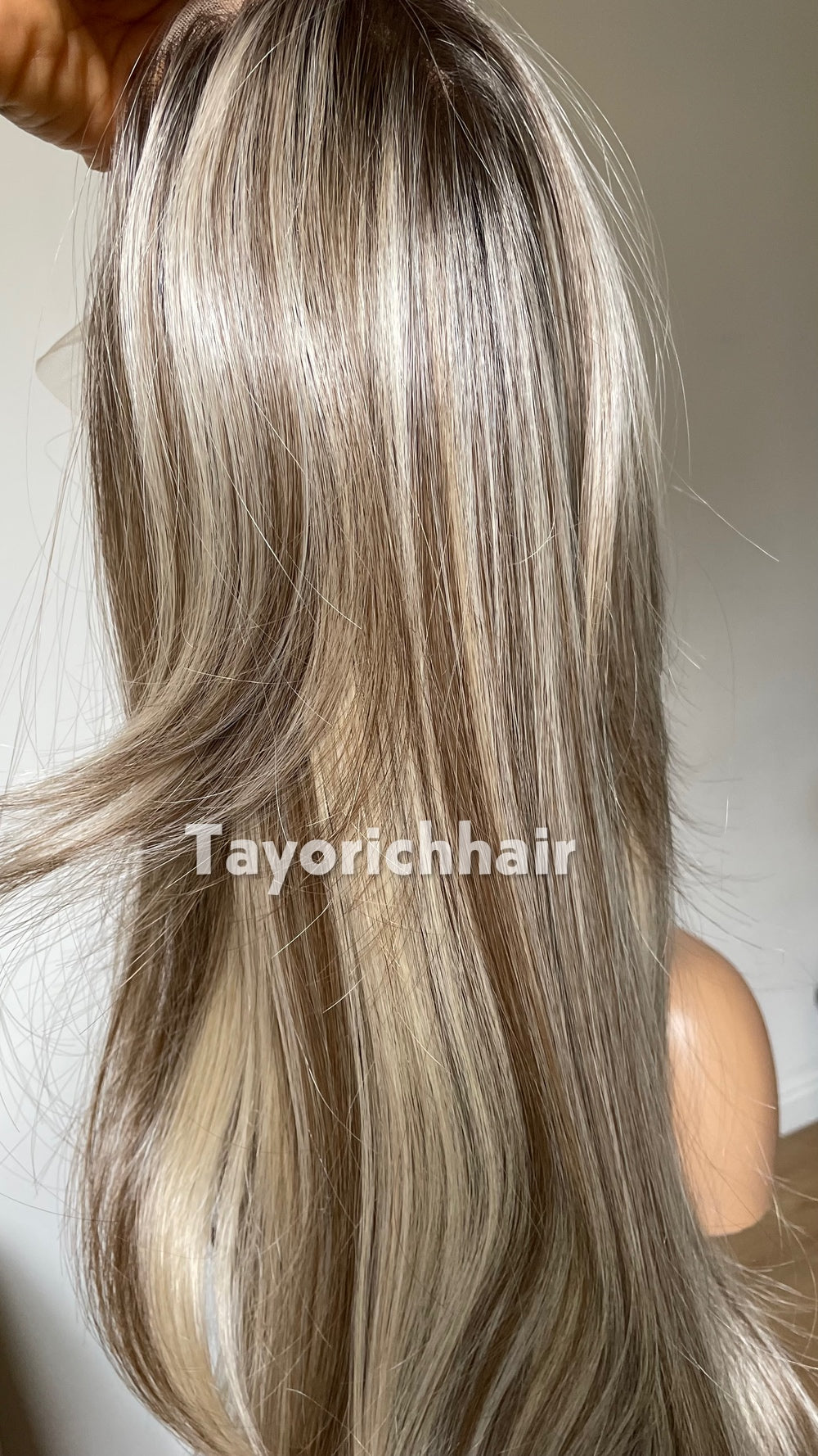 Dark Brown & Blonde Mixed Wig | 20” Wavy Glueless